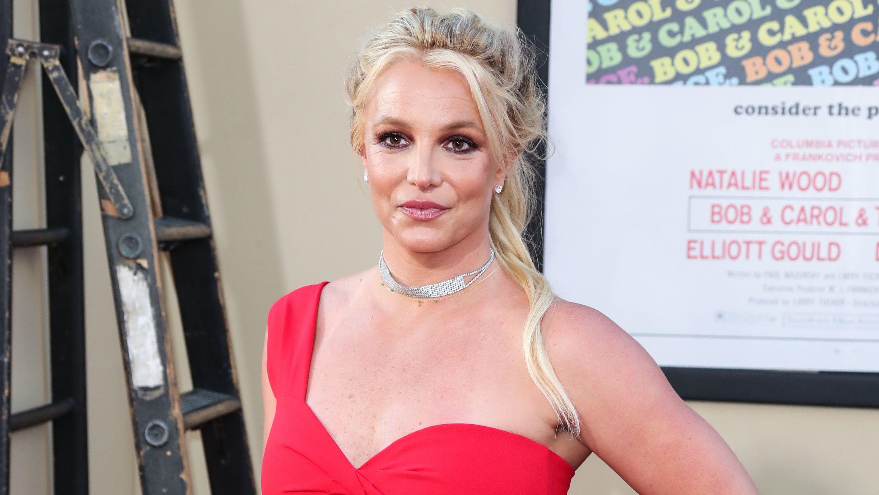 Britney Spears eltörte a lábát