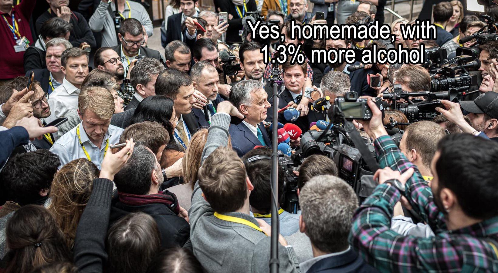 Orbán képén nevet az EU legviccesebb mémoldala