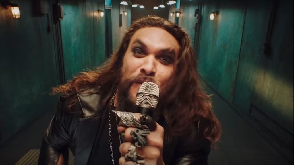 Jason Momoa bújik Ozzy bőrébe a zenész új klipjében