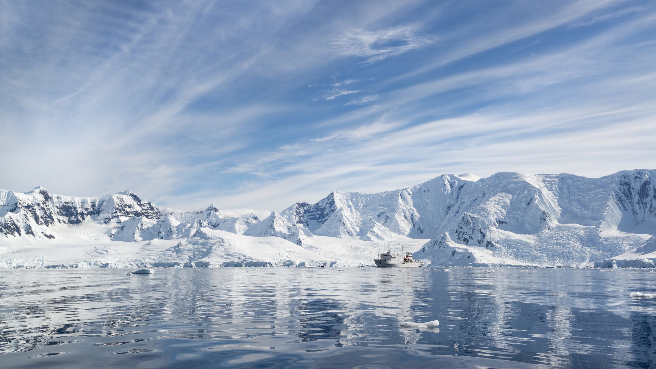 Félelmetes képeken az Antarktisz olvadása
