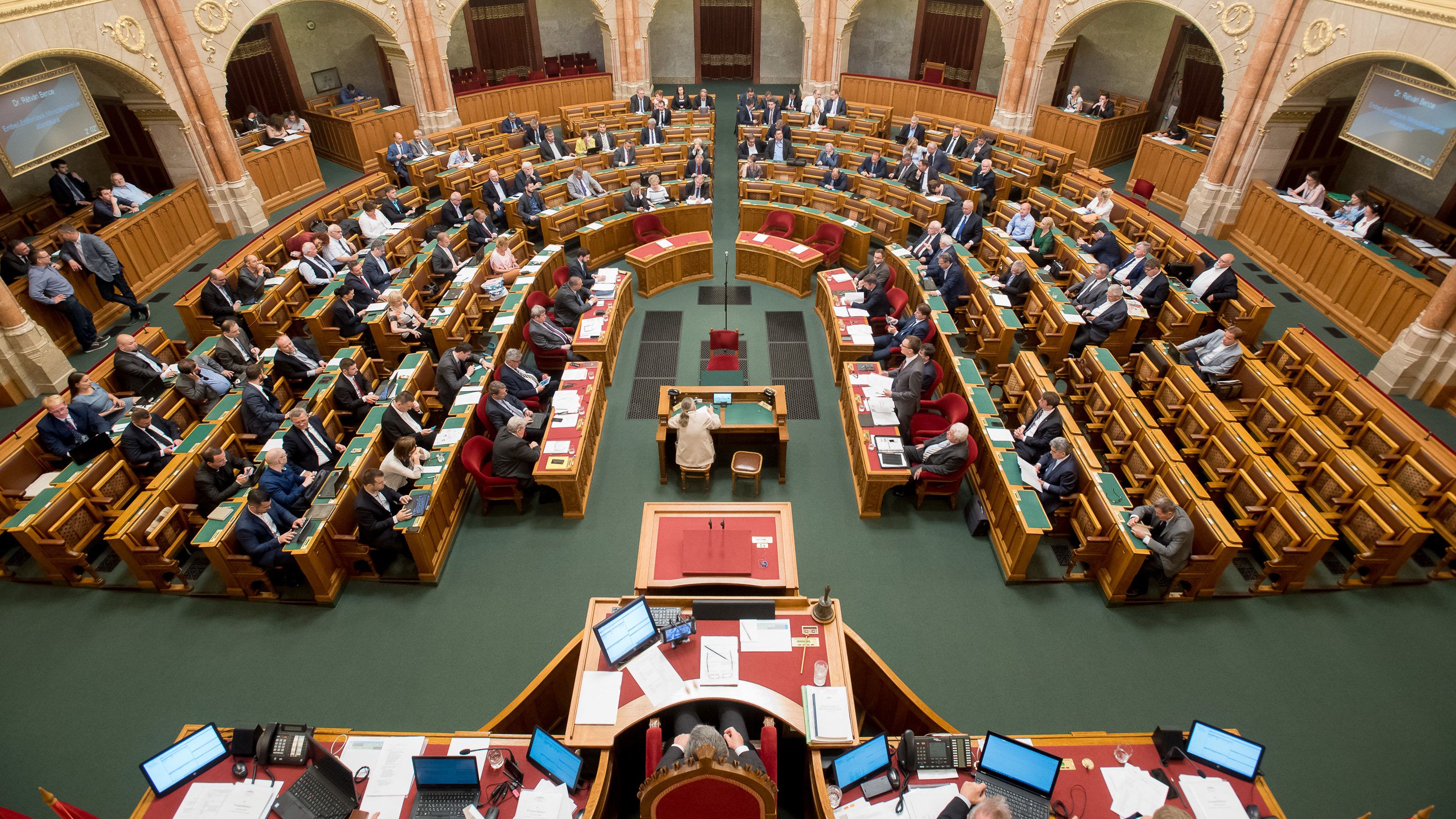 Már kedden elfogadhatják a börtönbizniszről szóló törvényt