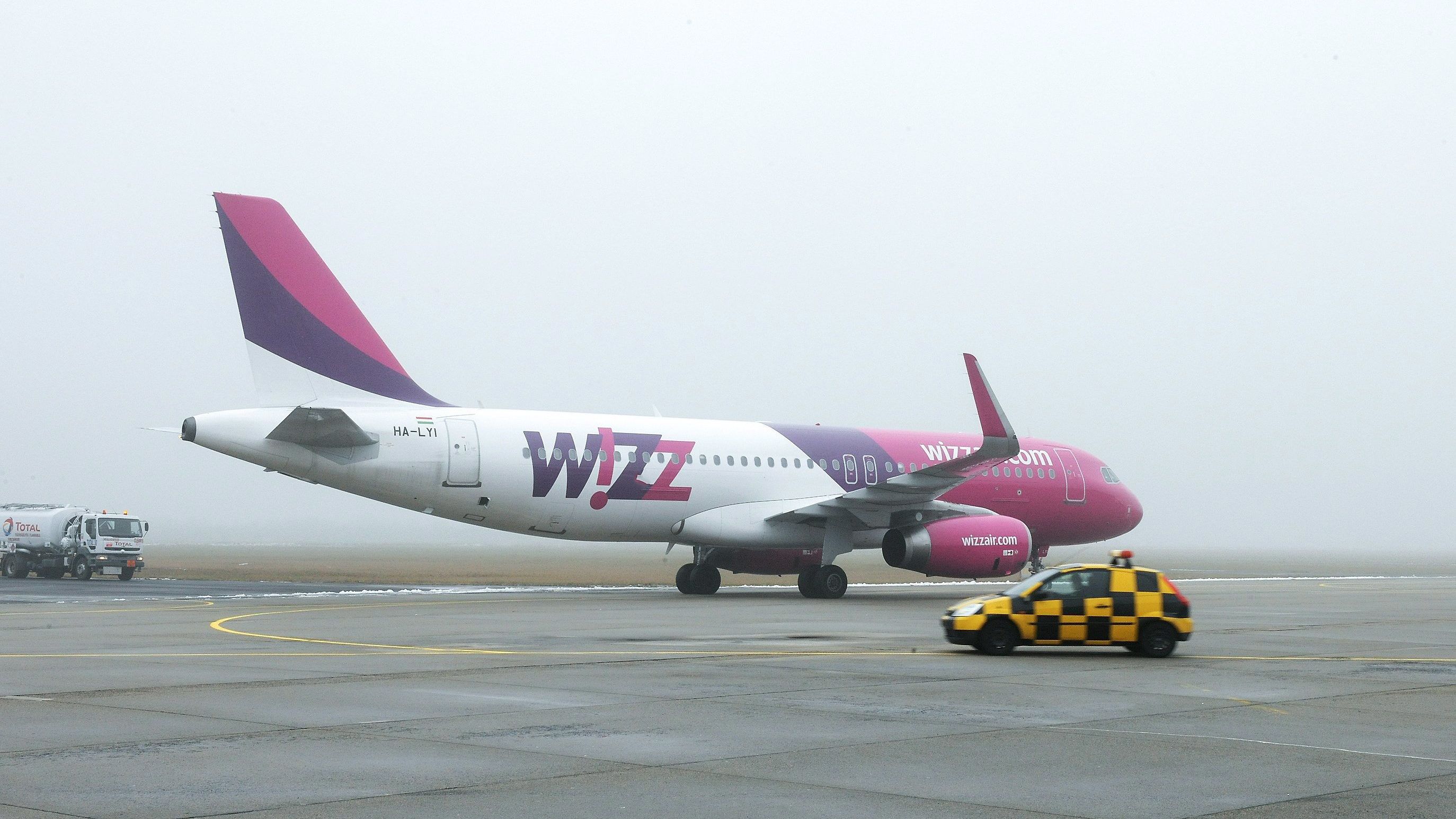 Kivonta a forgalomból a Wizz Air azt a repülőt, amin egy koronavírussal fertőzött utas utazott