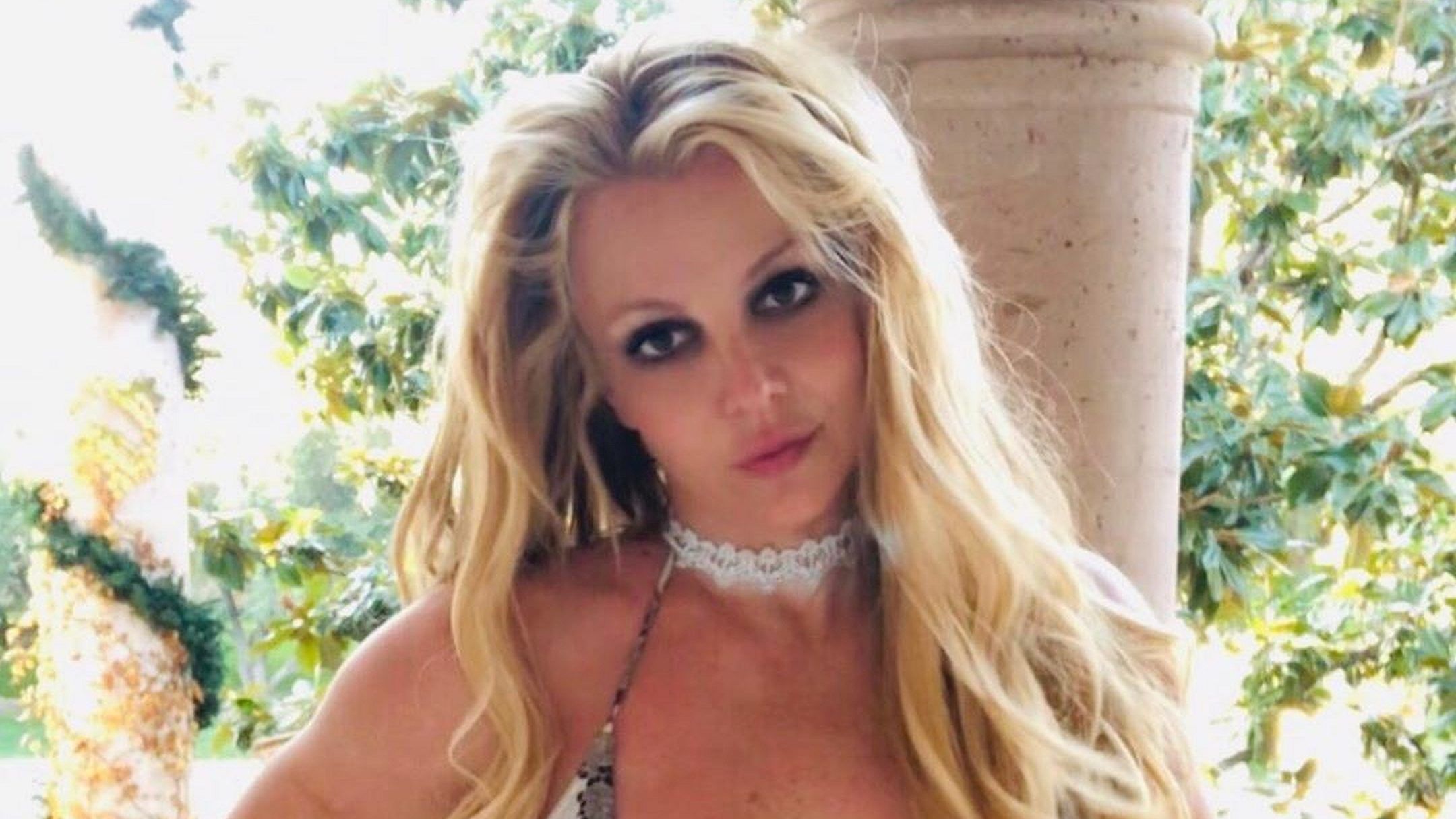 Britney Spears kiposztolta a videót, amin tánc közben eltöri a lábát