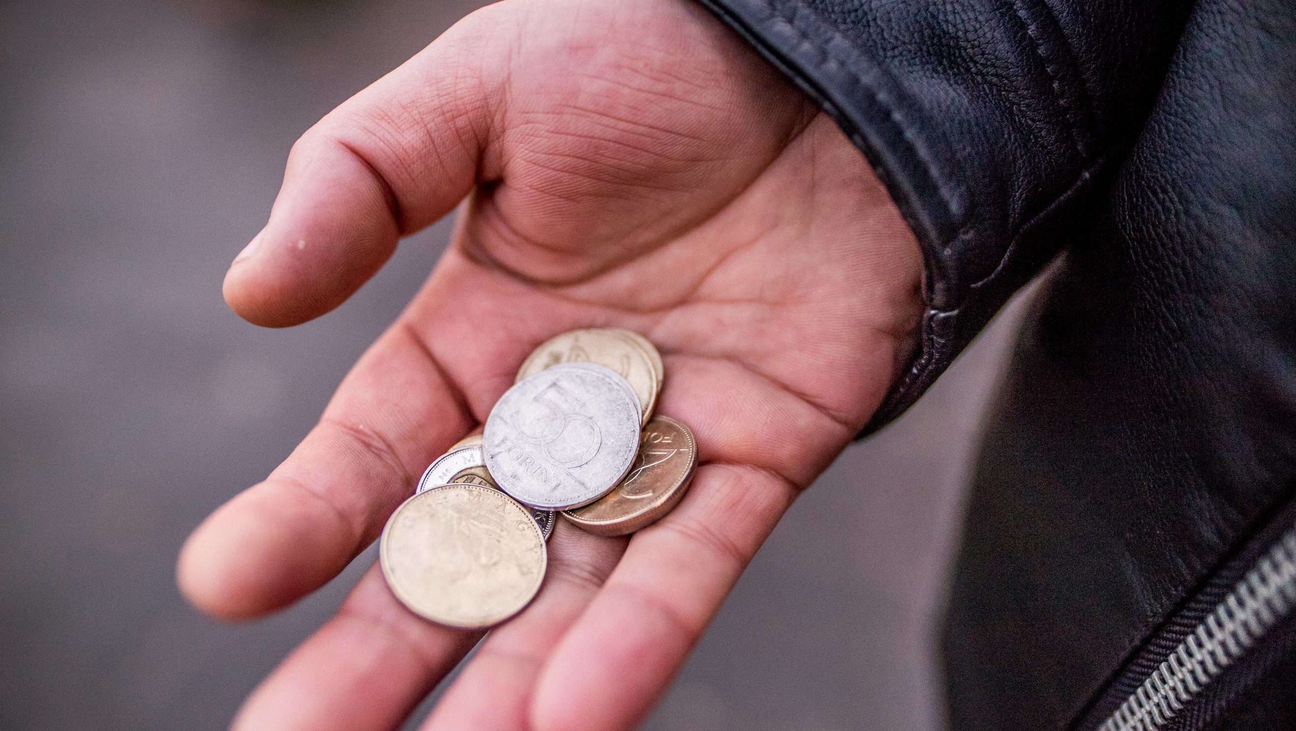 Alapesetben karantén idejére nem jár díjazás a dolgozóknak