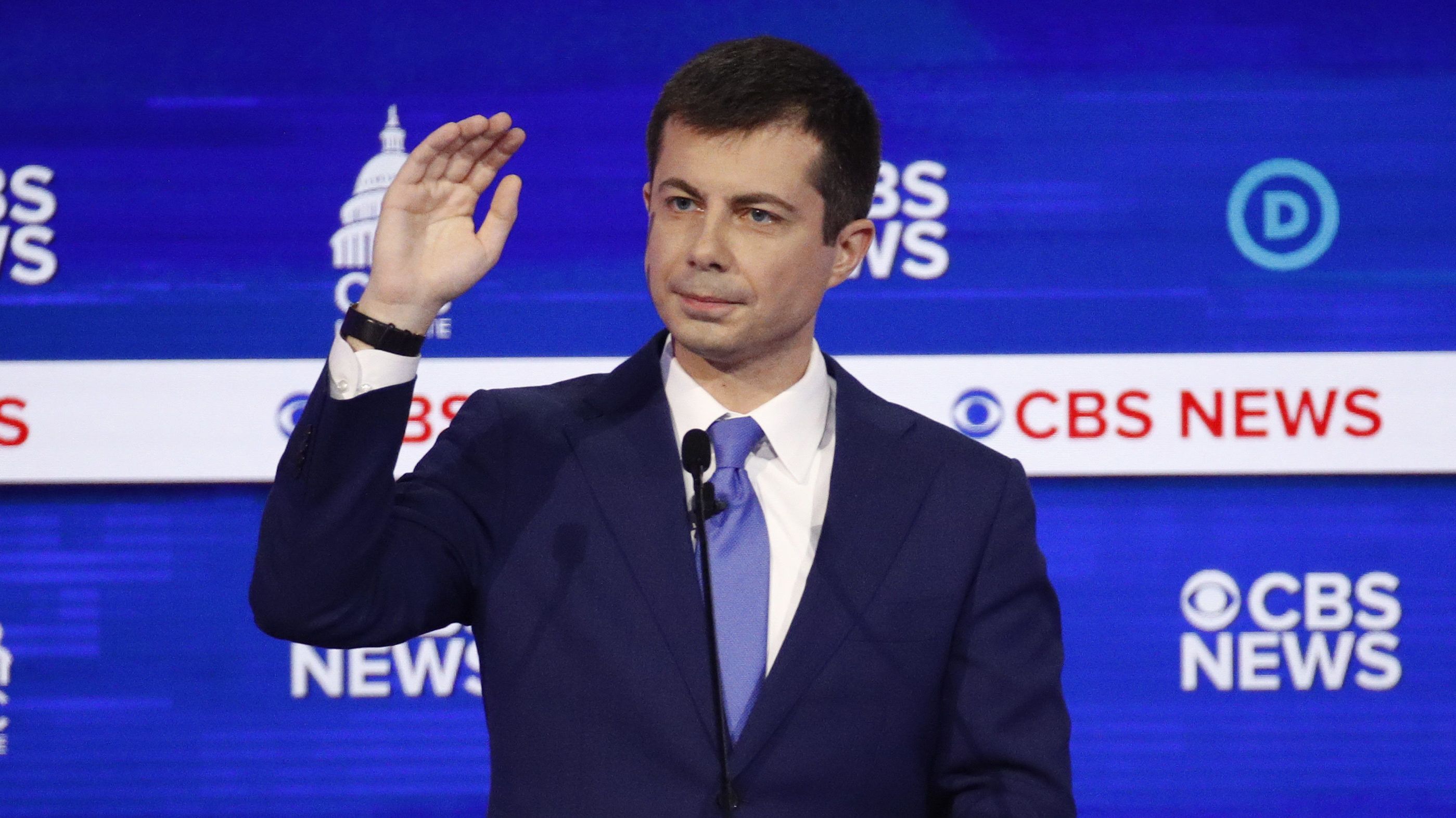 Pete Buttigieg visszalépett az előválasztástól