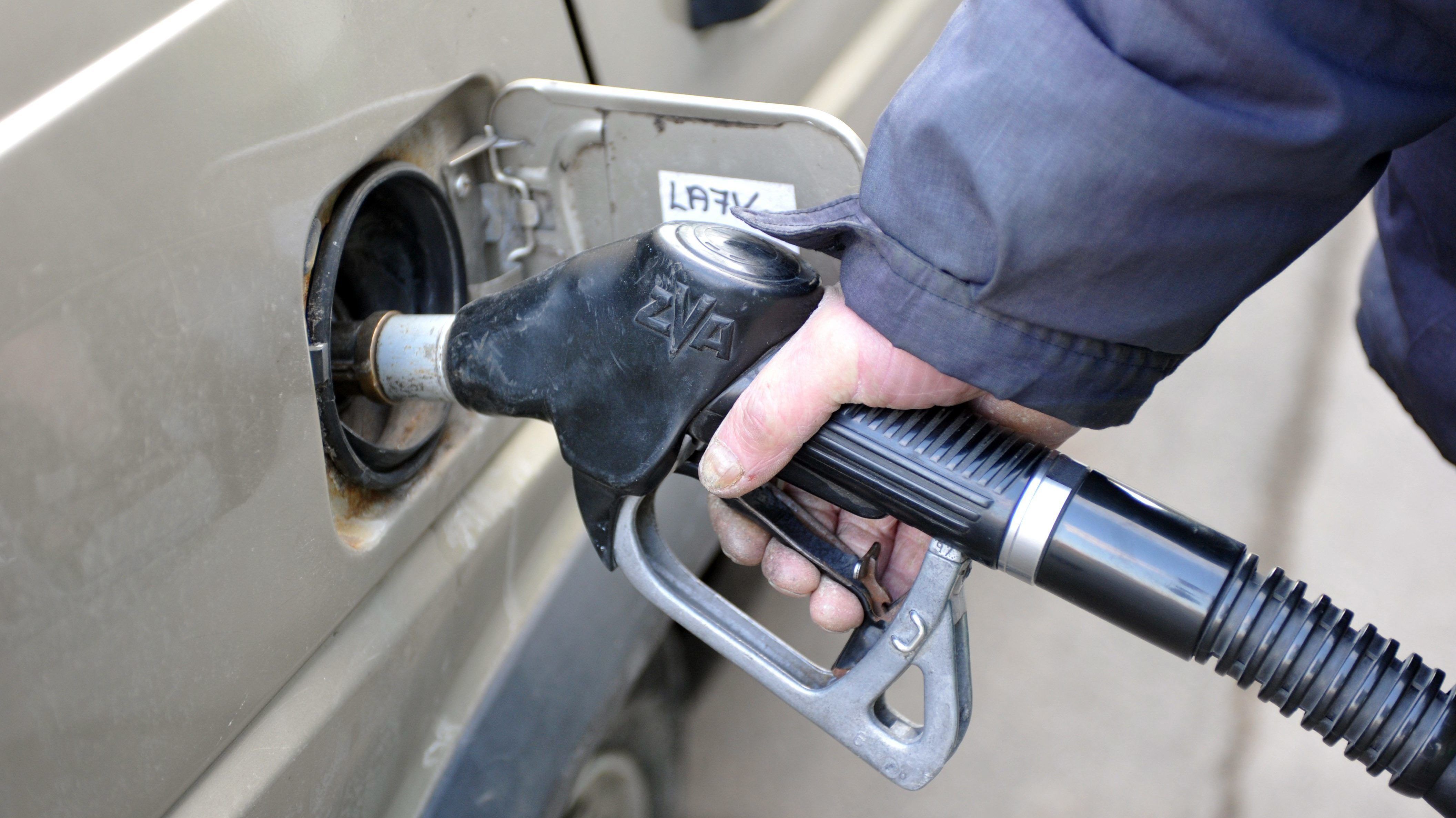 Óriásit csökken a benzin és a gázolaj ára