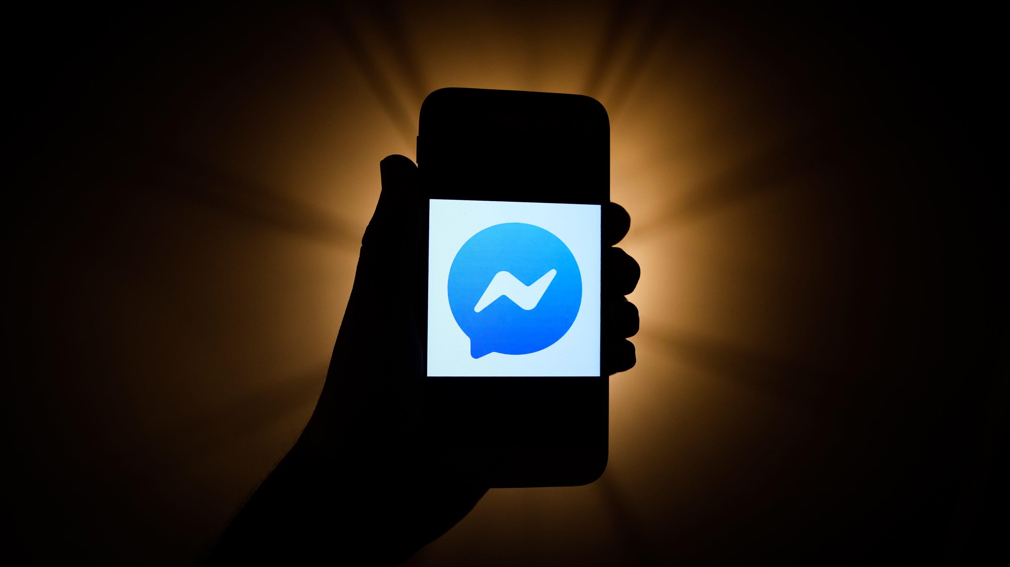 Készüljön: változik a Facebook Messenger