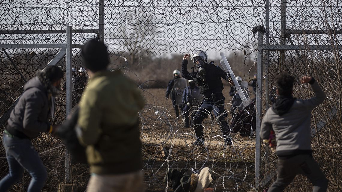 Lelőttek egy szíriai menekültet a görög határőrök