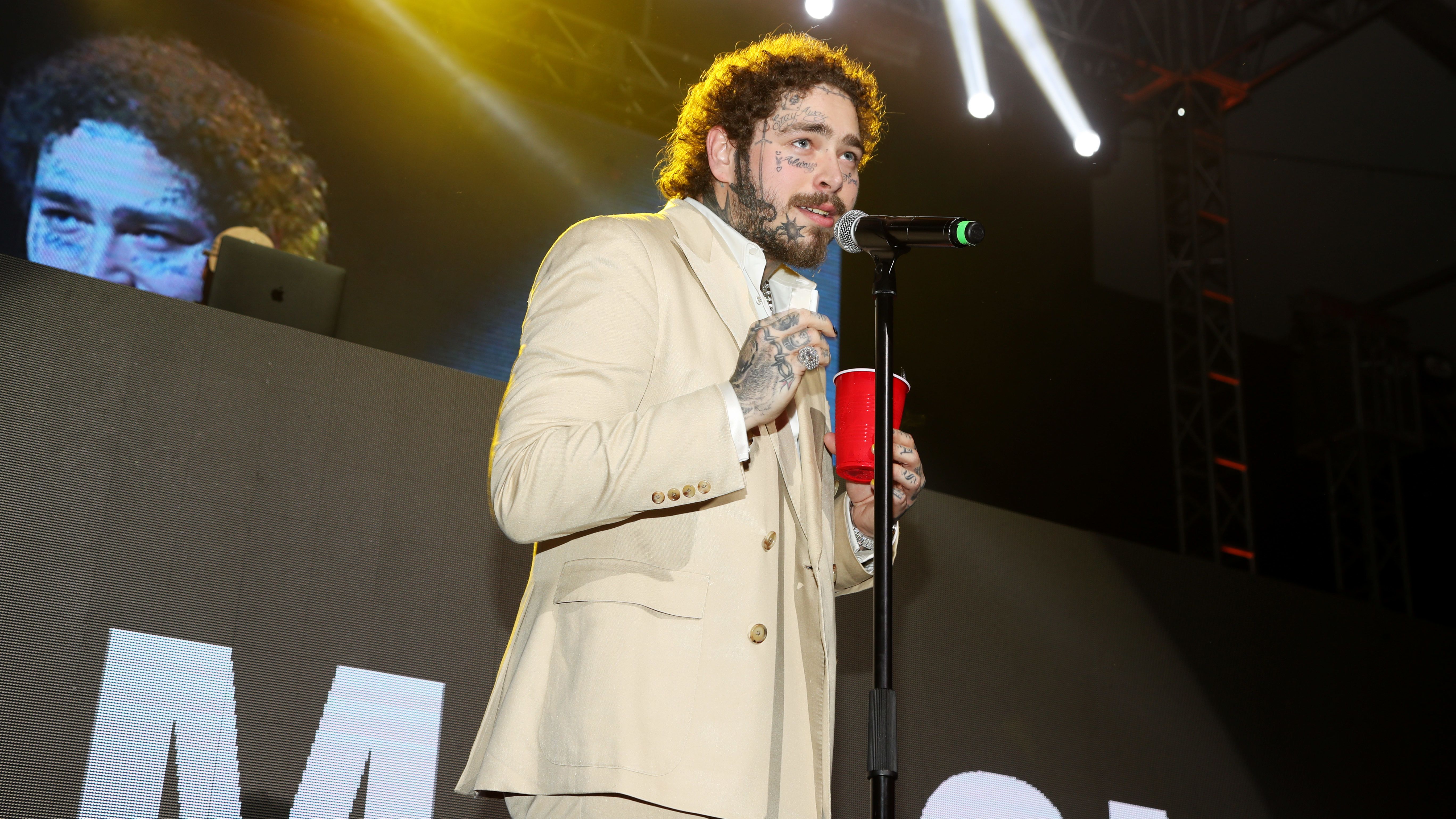 Post Malone elárulta, hogy miért tetováltat folyamatosan az arcára