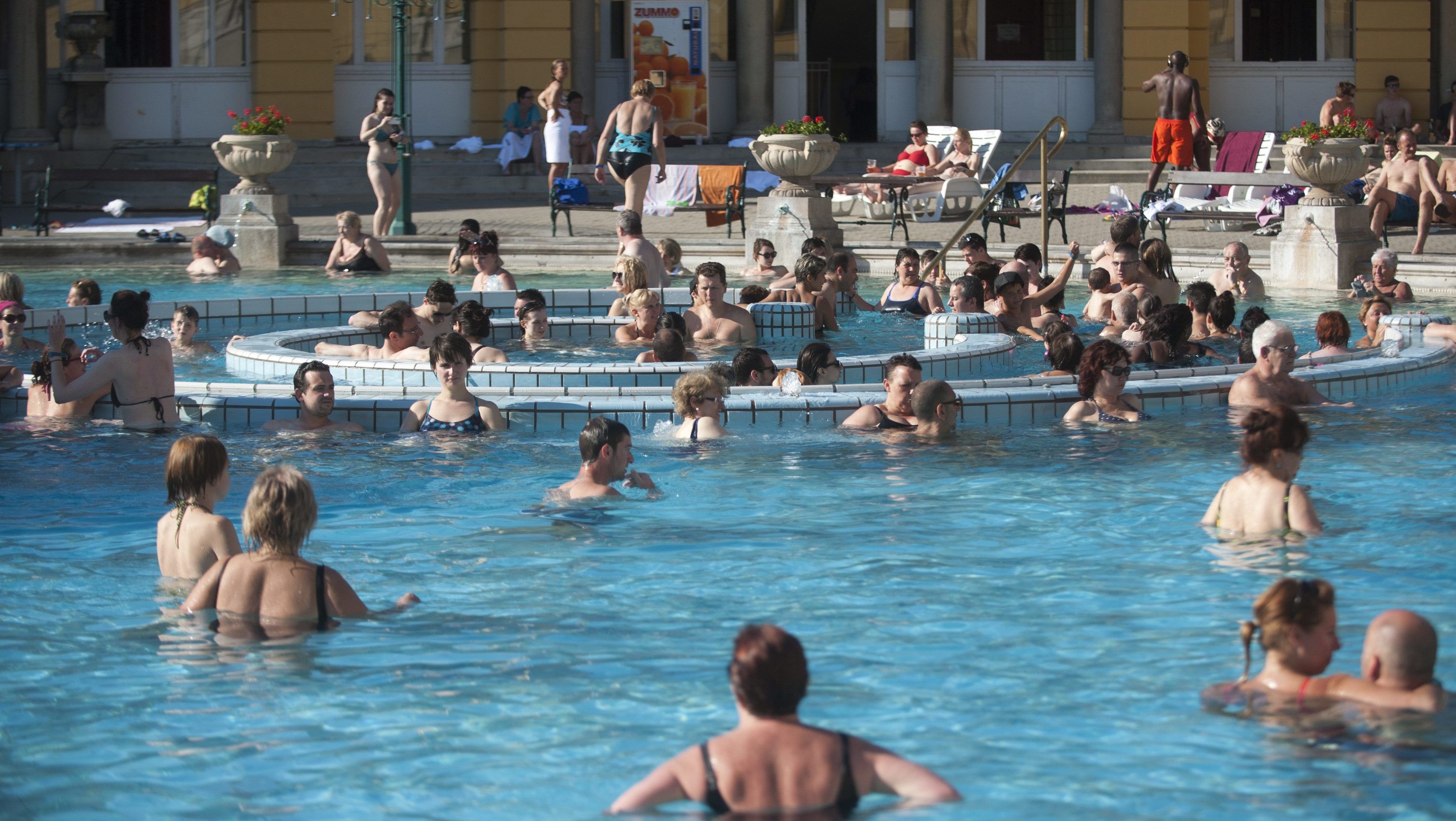 A Széchenyi fürdőben is voltak a koronavírusos diáklányok