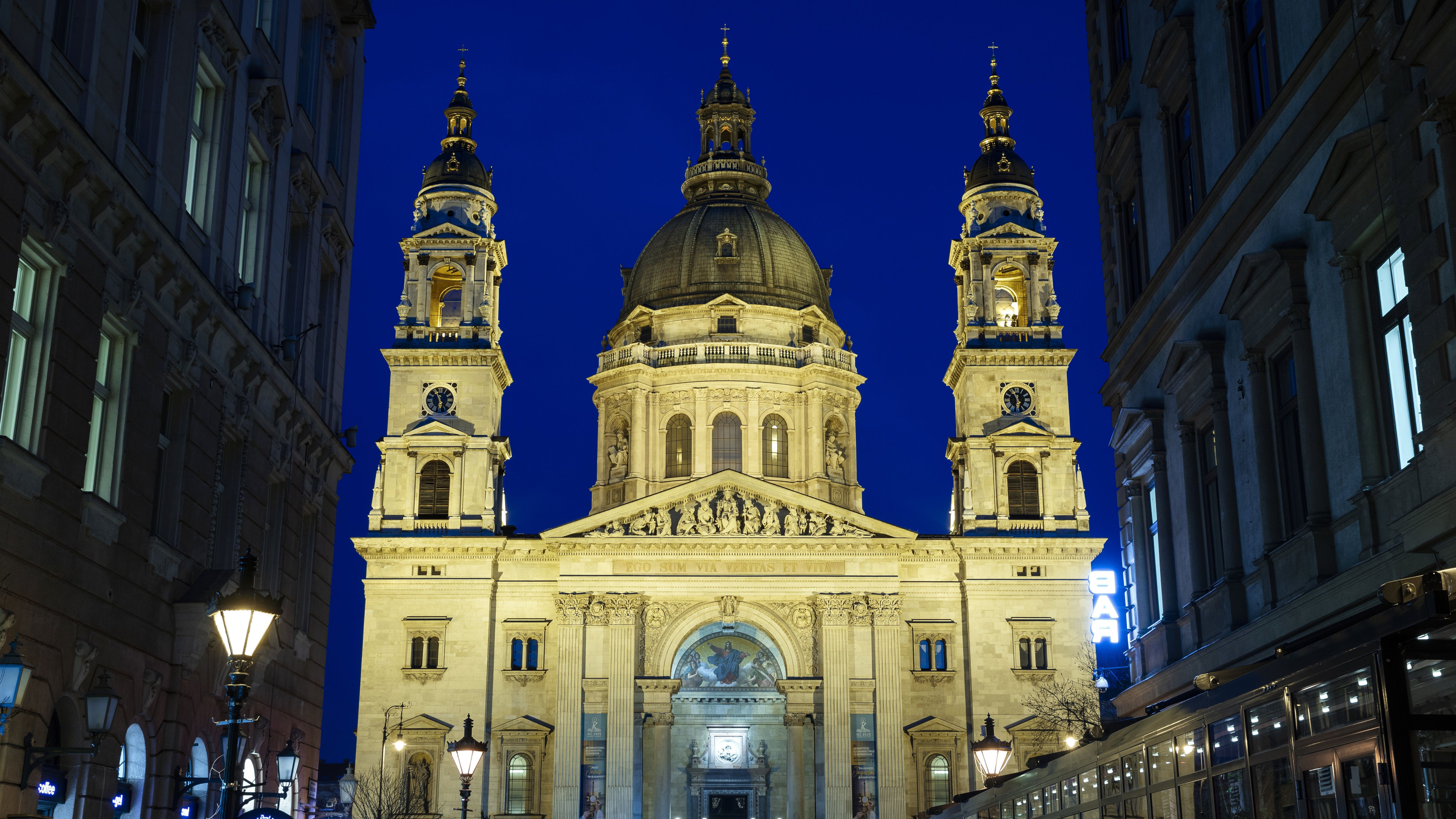 Nem lesz szenteltvíz a magyar templomokban sem a koronavírus miatt