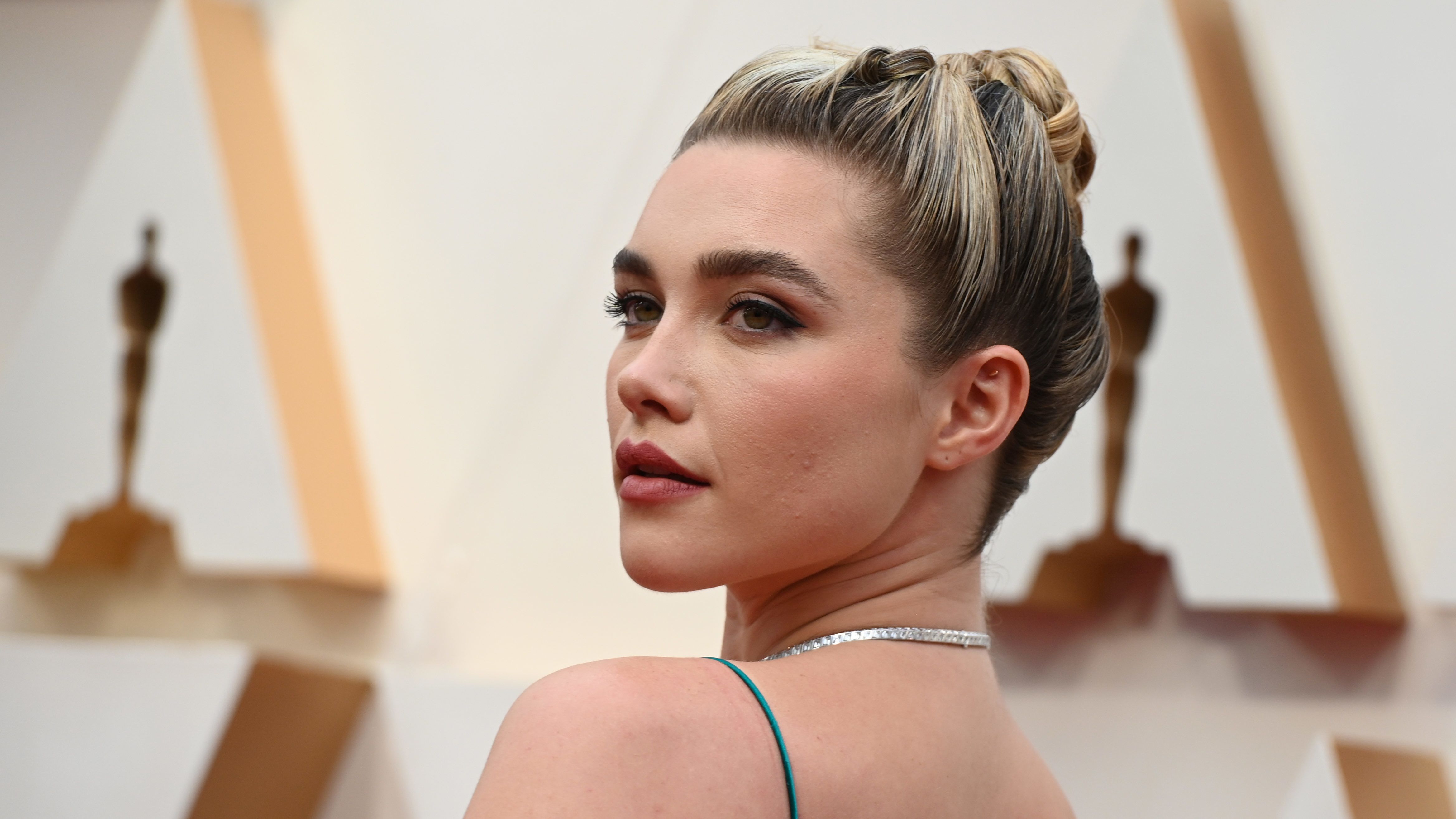 Ragadós lelkesedés vérprofizmussal – Florence Pugh a filmszakma új szerelme, és egyetértünk