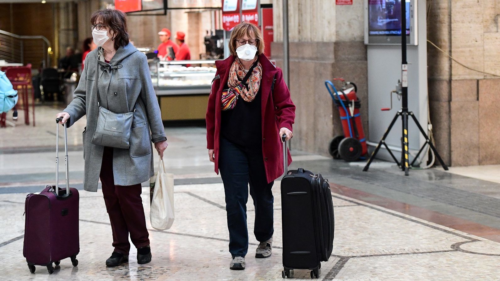 „Ez őrület” – tömegek menekülnek délre Észak-Olaszországból