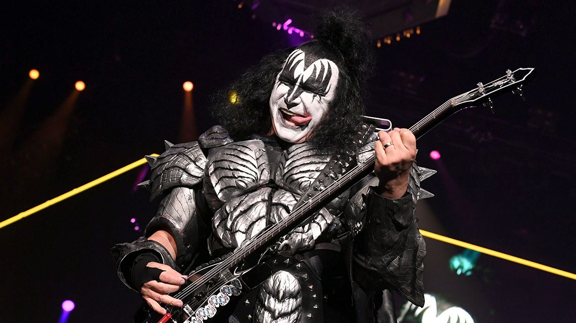 Gene Simmons: Minden tiszteletem Jaggeré, de az én fellépő jelmezemben félórát se bírna