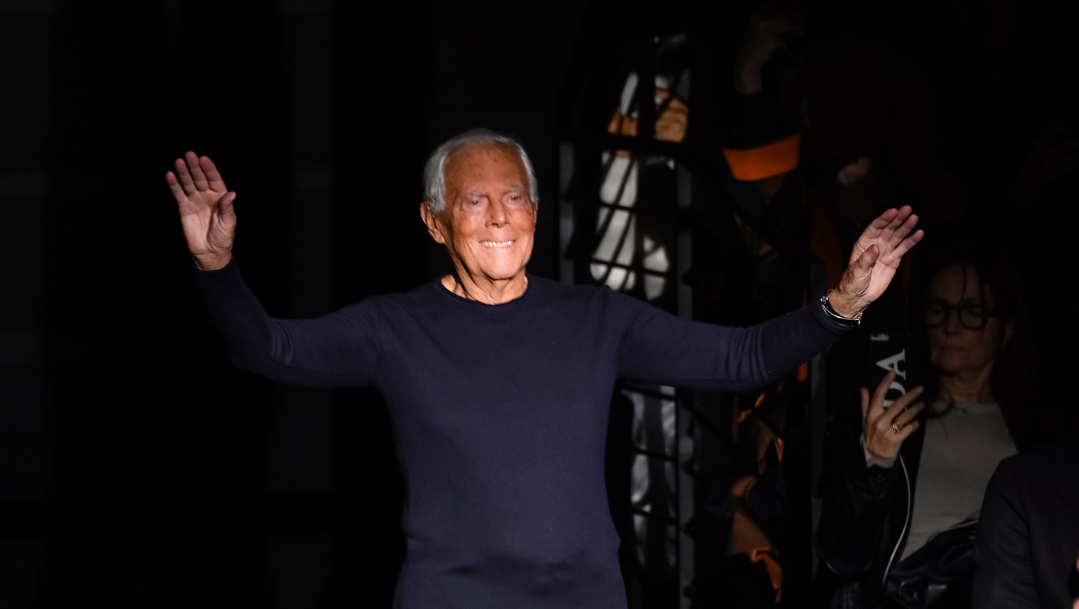 Giorgio Armani átszámítva 346 millió forintot adományozott olasz kórházaknak