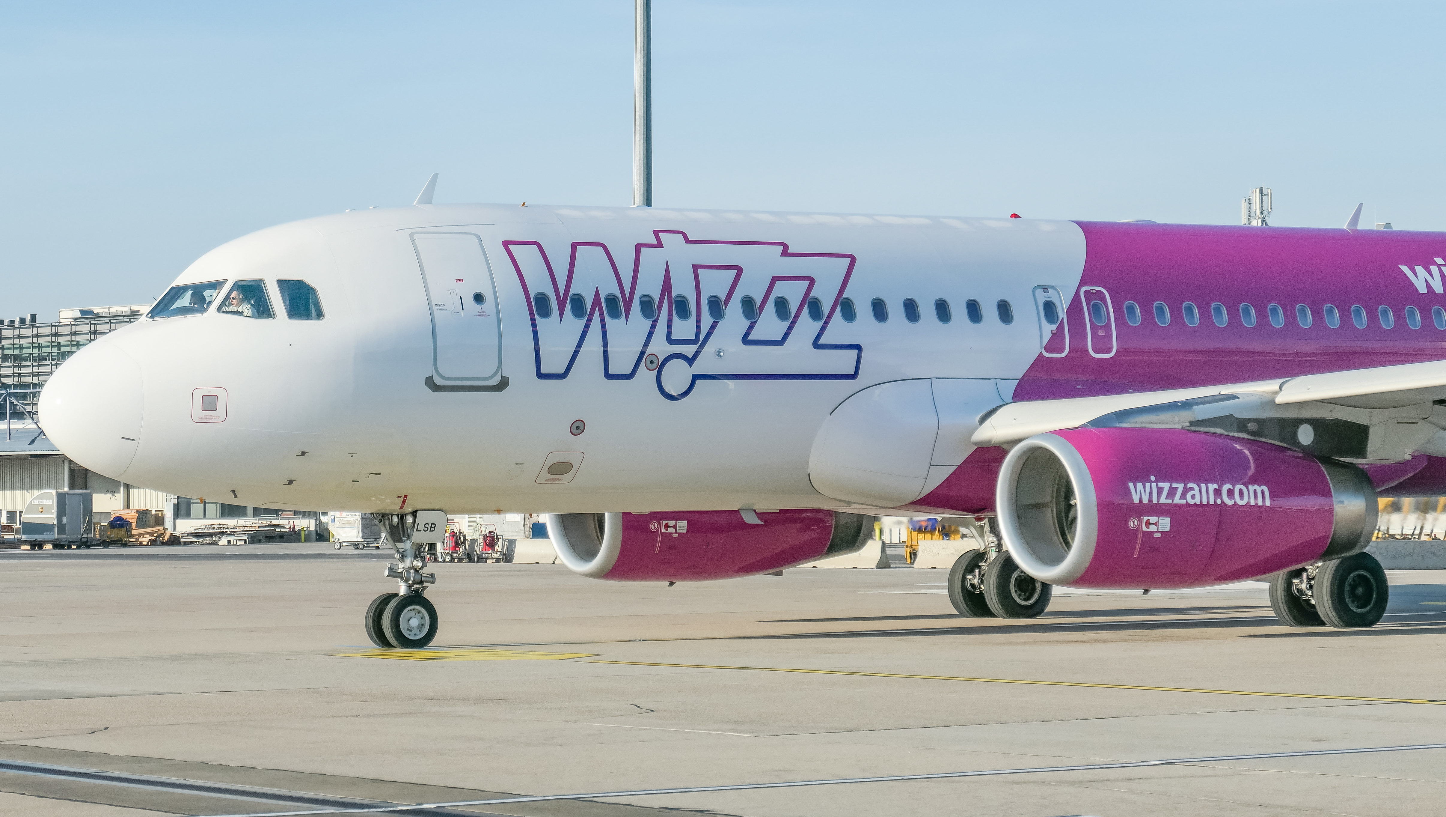 A Wizz Air és a Ryanair is leállítja olaszországi járatait