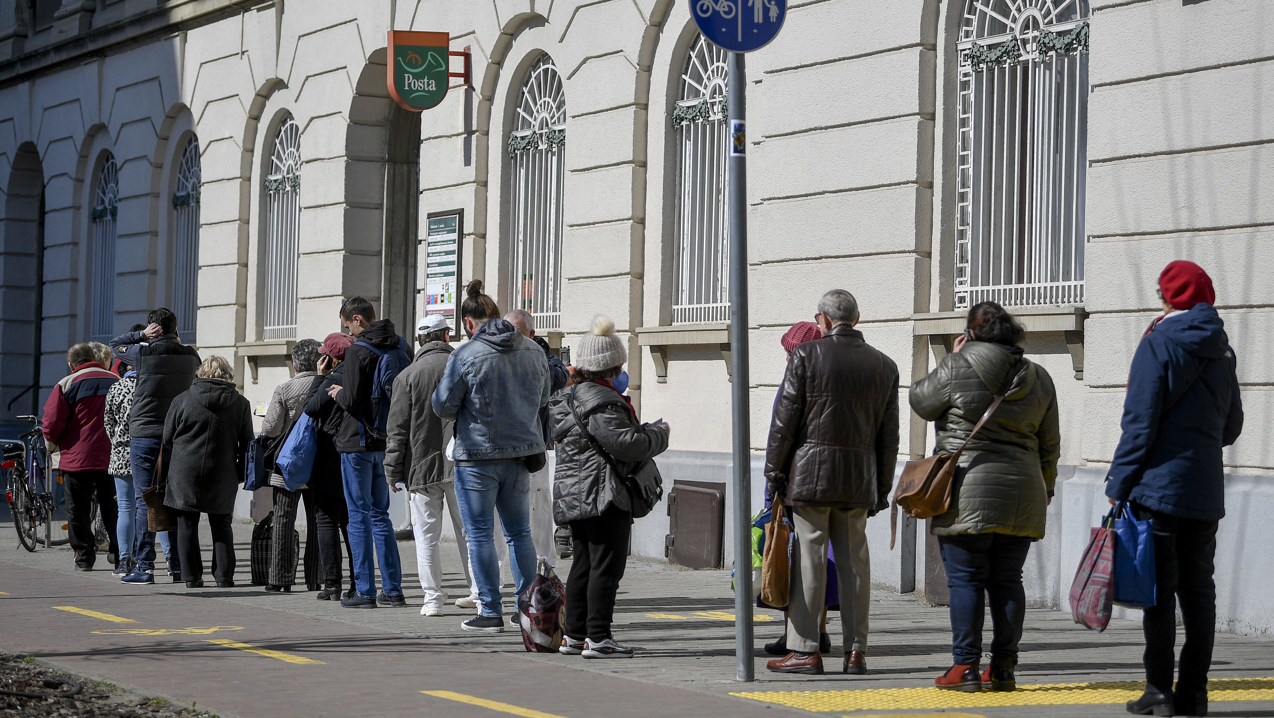 Koronavírus: a posták 15 óra után is nyitva lesznek