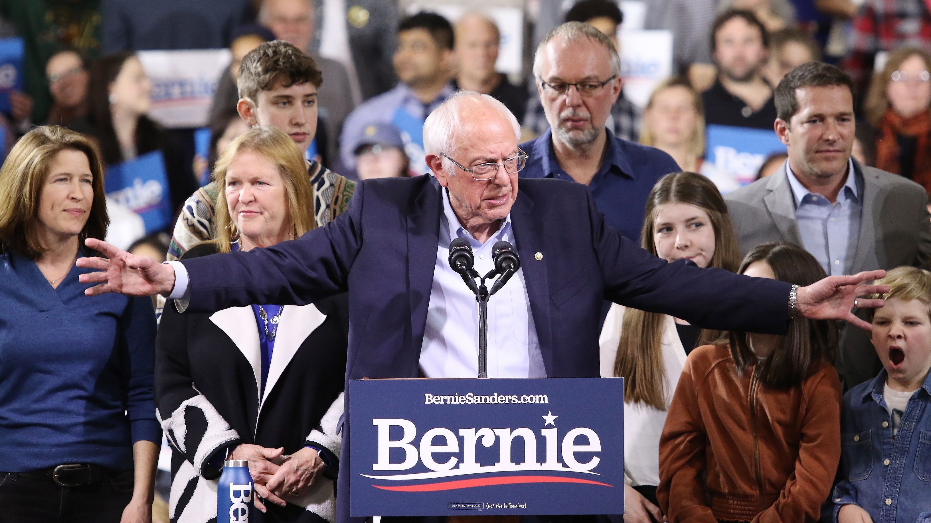 A vereségek ellenére Sanders még nem lép vissza