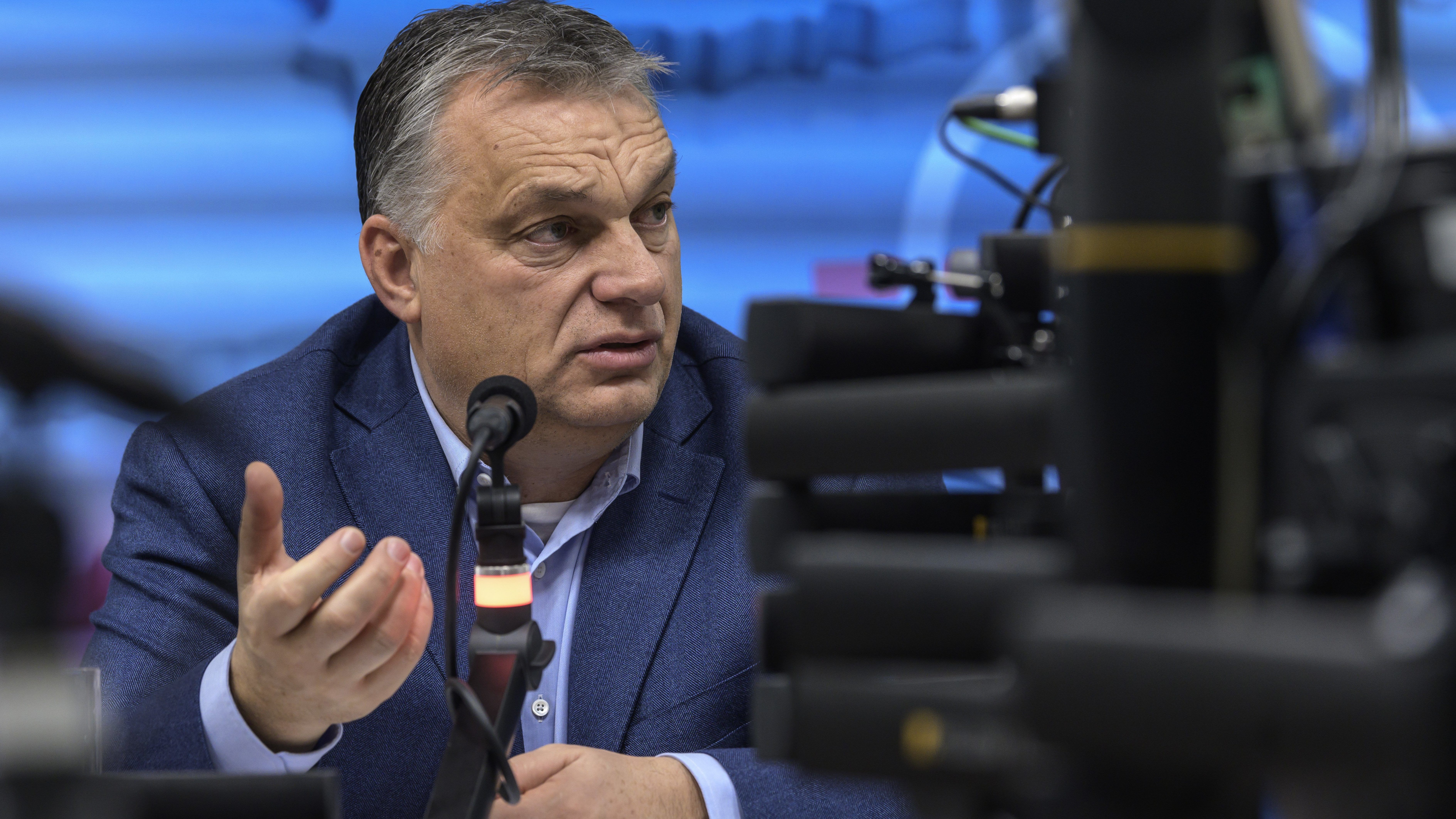 Orbán: Nem igaz, hogy nincs elegendő eszköz