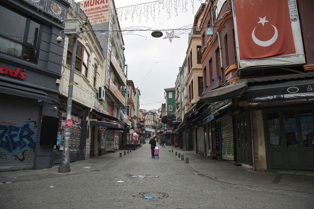 Törökország lefoglalja a maszkgyártó cégeket, ha nem értékesítenek az államnak