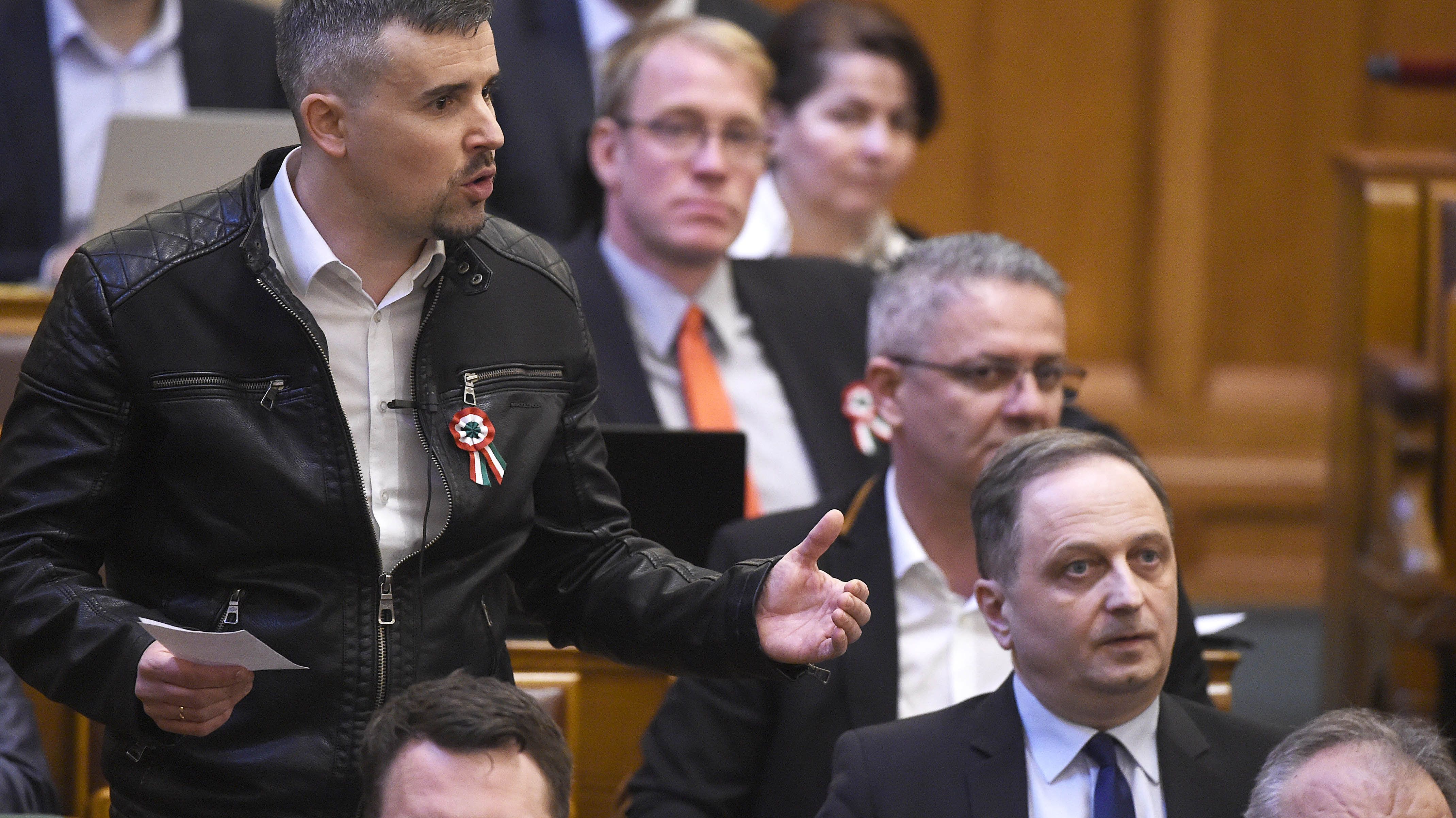 Jobbik: a felhatalmazási törvény alkotmánysértő