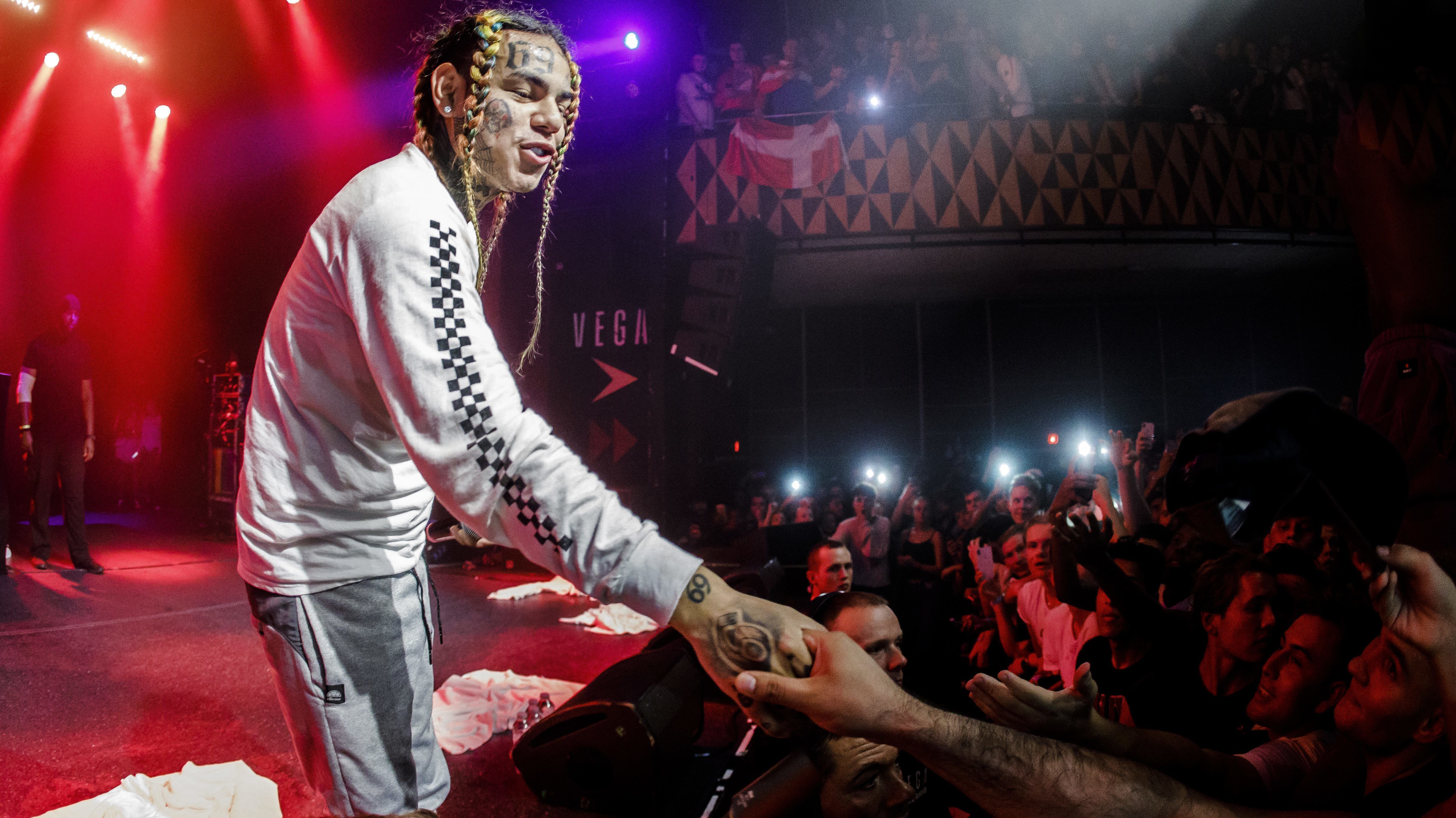 Tekashi69 menne haza a börtönből, mert fél, hogy bent megöli a koronavírus