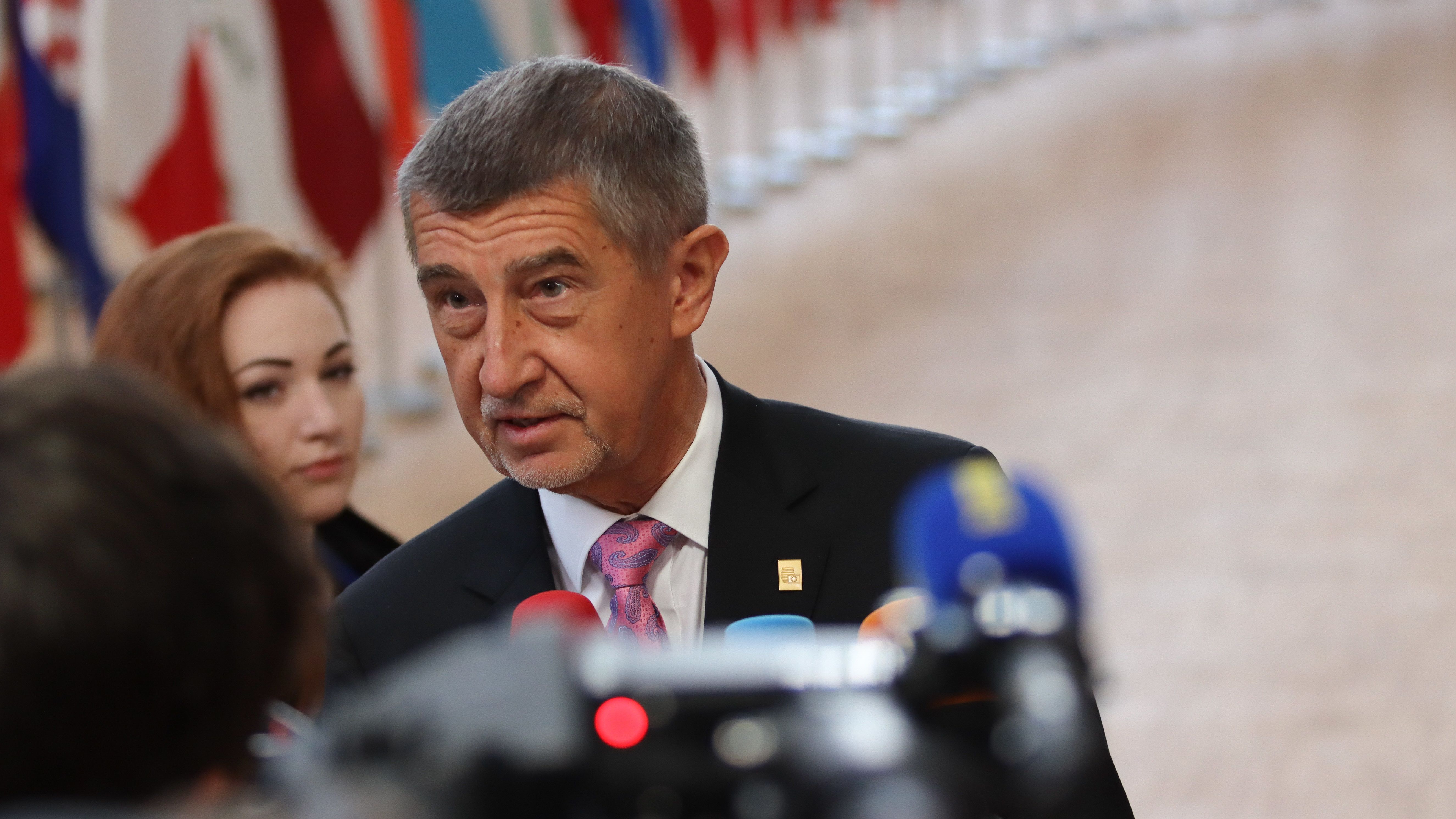 Babis bocsánatot kért, hogy hibáztak a járvány kezelése során