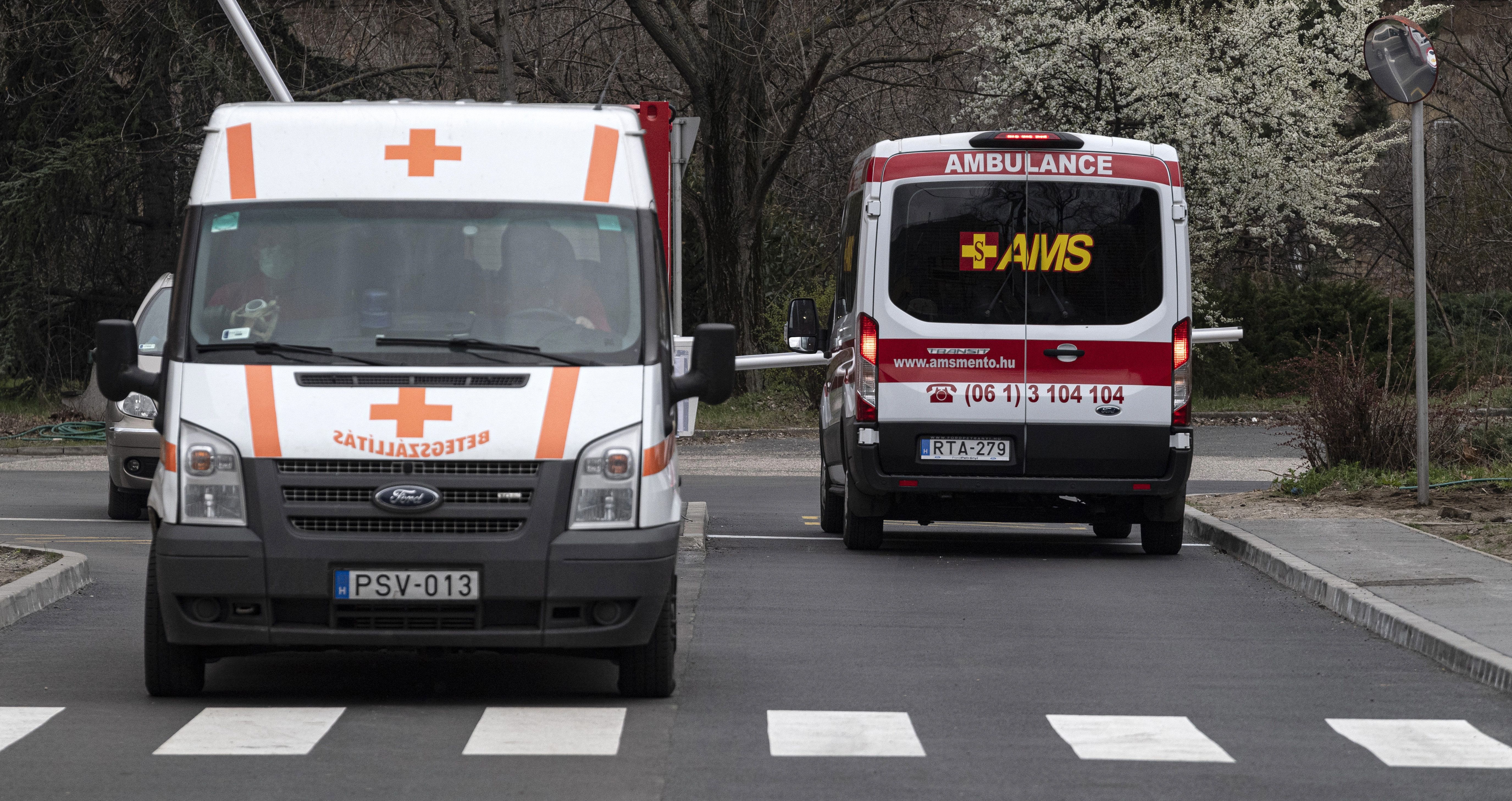 Elfogták a mentőautót üveggel megdobó garázdát