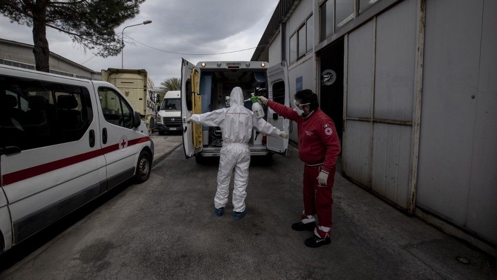 Tovább tombol a járvány Olaszországban, már több mint tízezren haltak meg