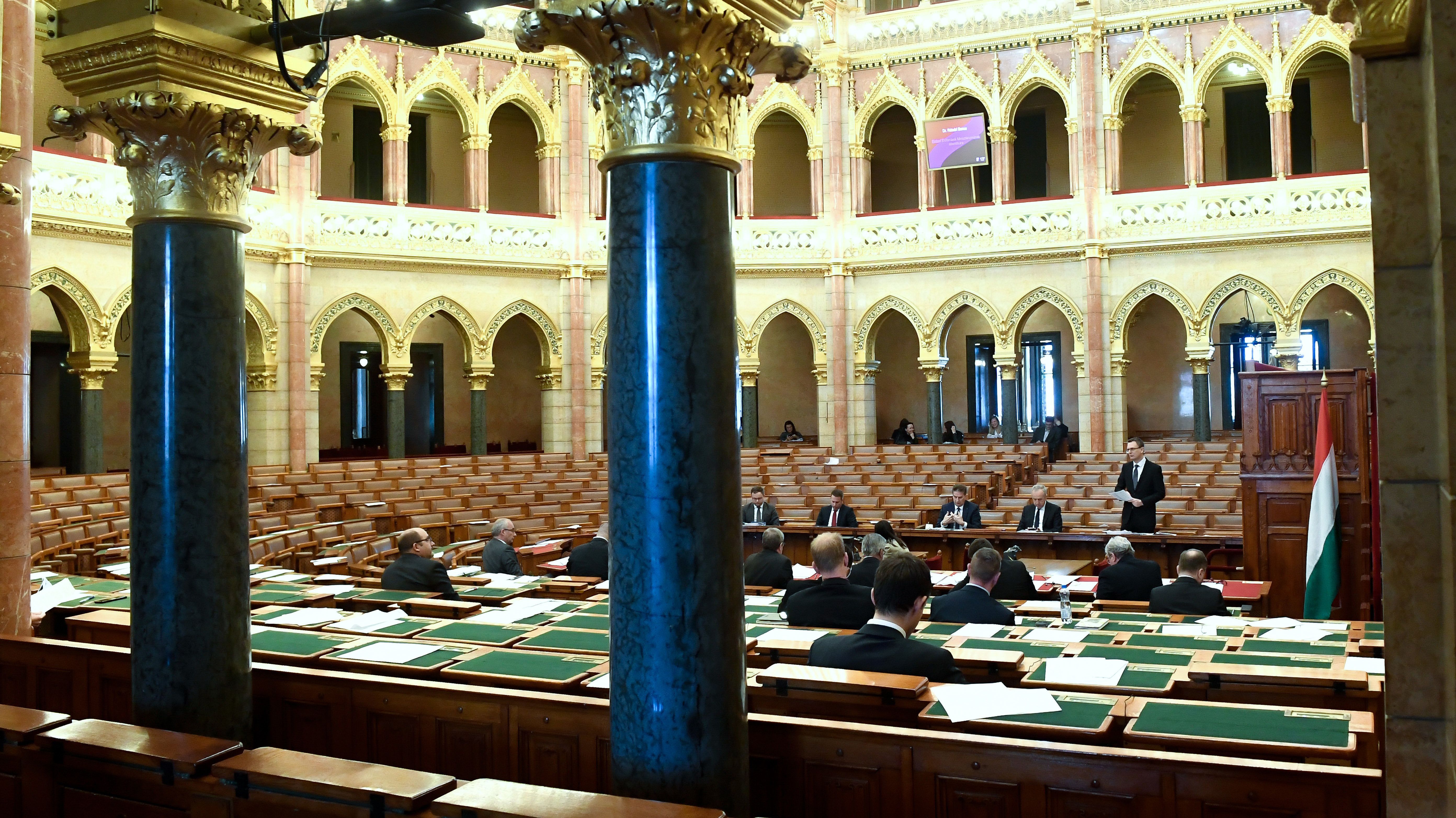 Hétfőn szavaznak a rendkívüli jogrend meghosszabbításáról