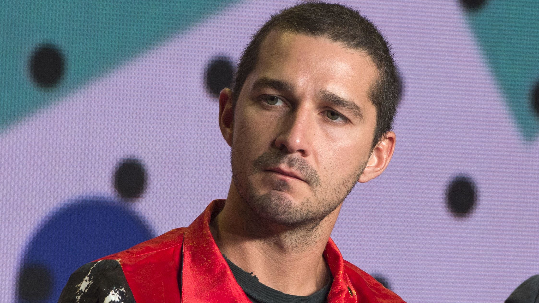 Shia LaBeouf felsőtestén igencsak megszaladtak a tetoválások