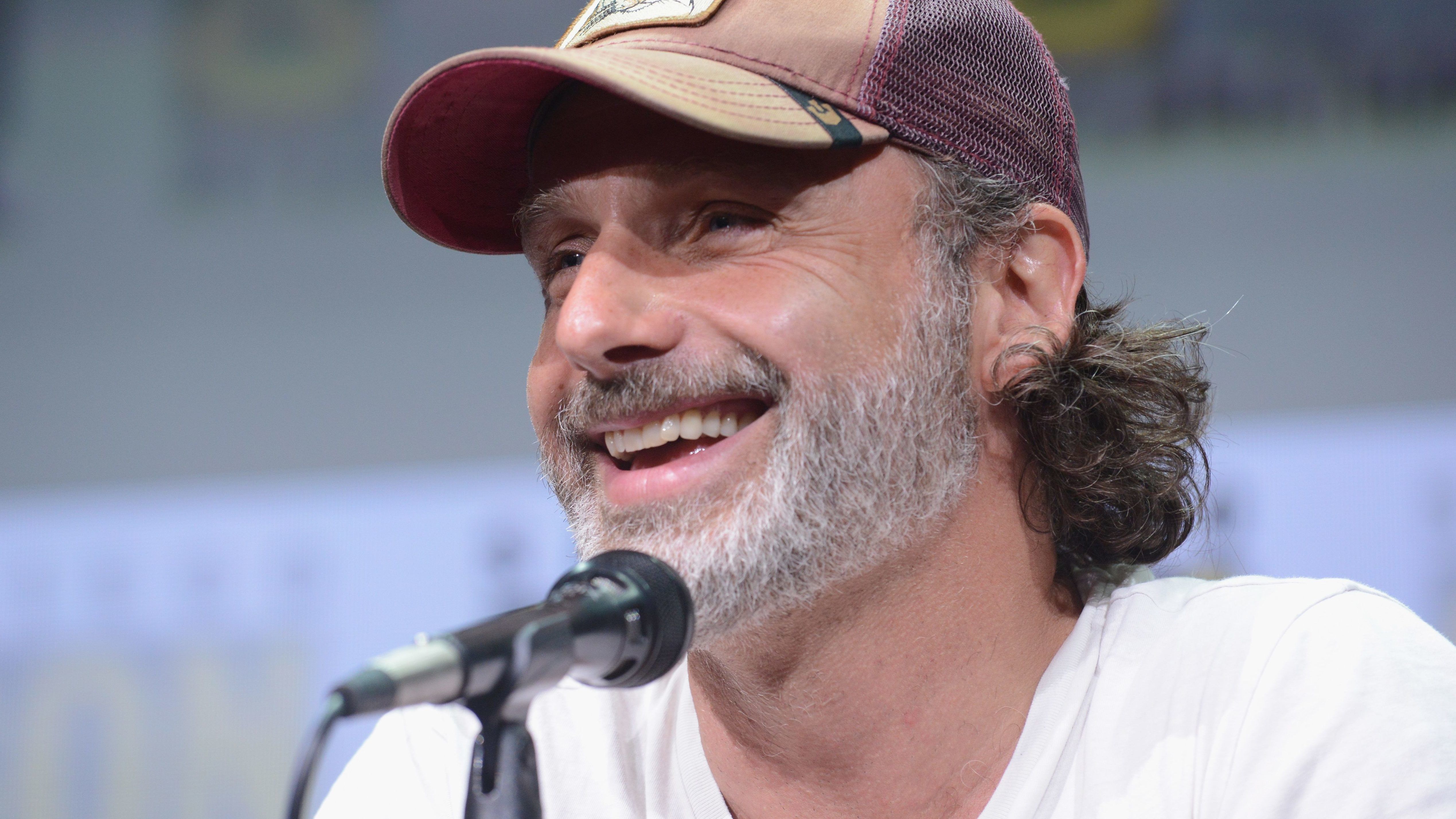 Előkerült Andrew Lincoln, ráadásul zongorázva és énekelve