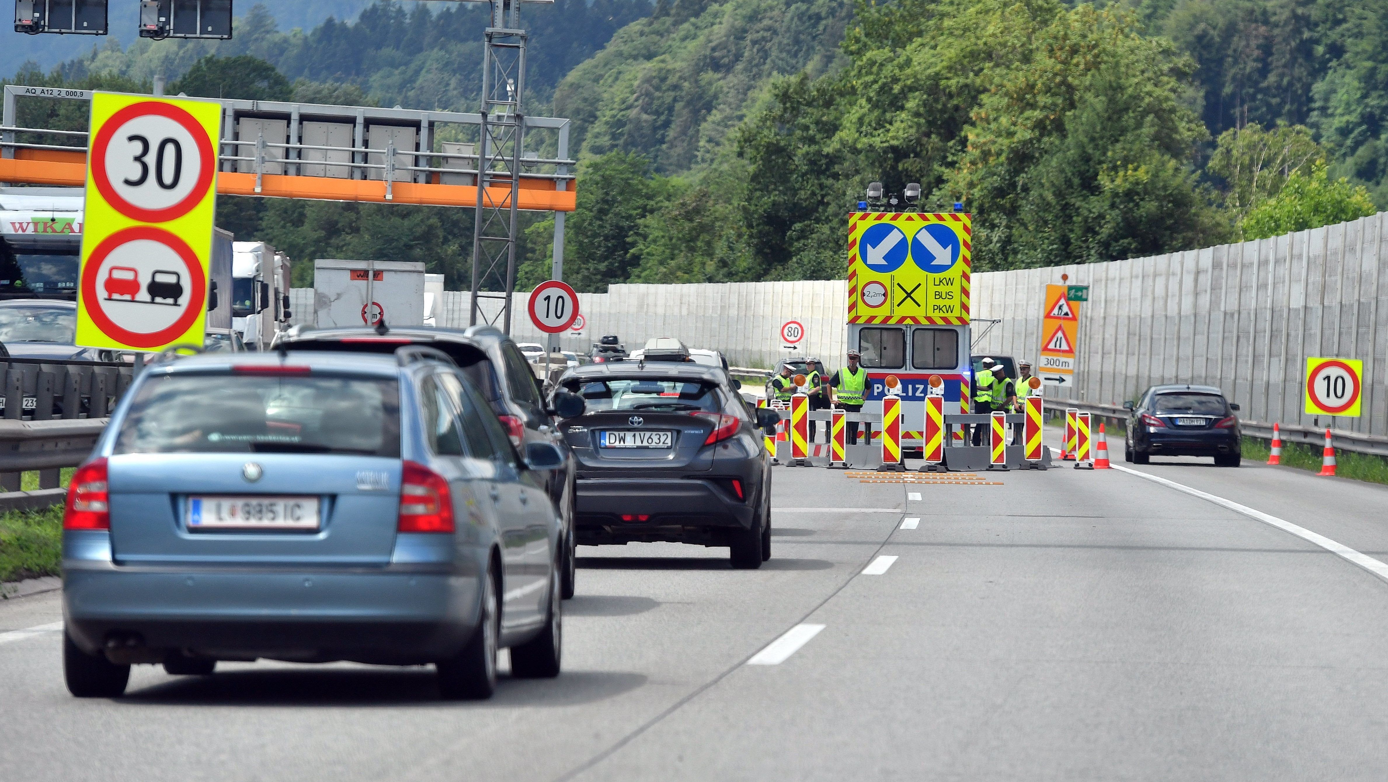 502 magyar tért haza a vesztegzár alá vont Tirolból