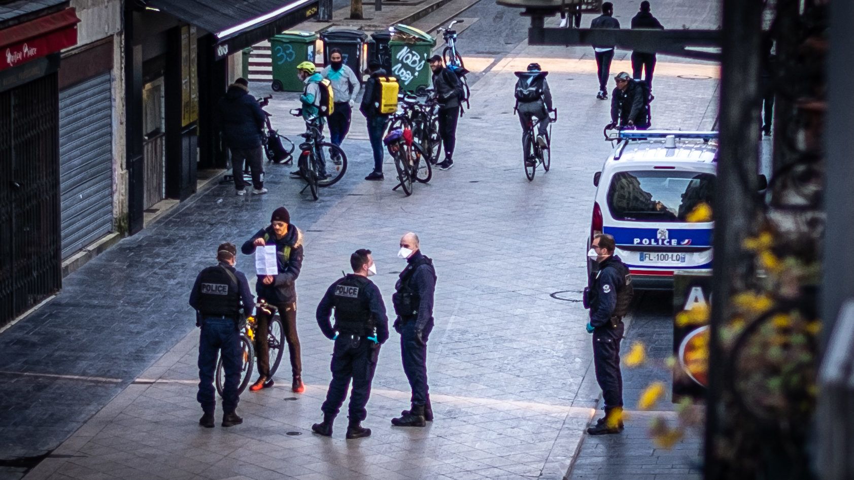 359 ezerszer bírságoltak a francia hatóságok a karantén megszegéséért