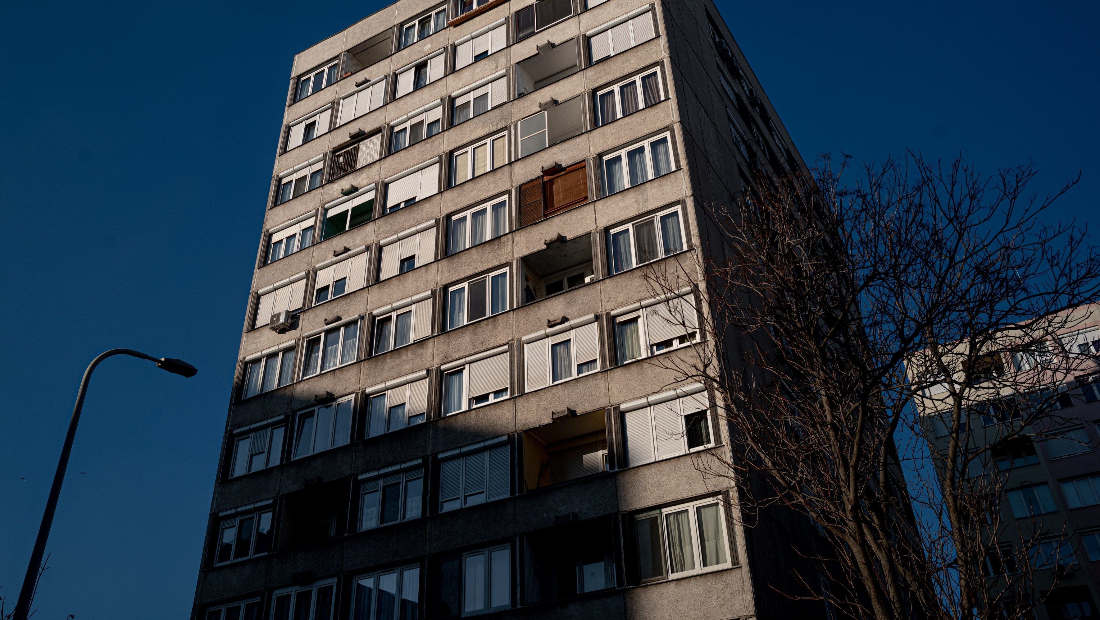 Egy hónap alatt negyedével esett vissza az ingatlanpiac