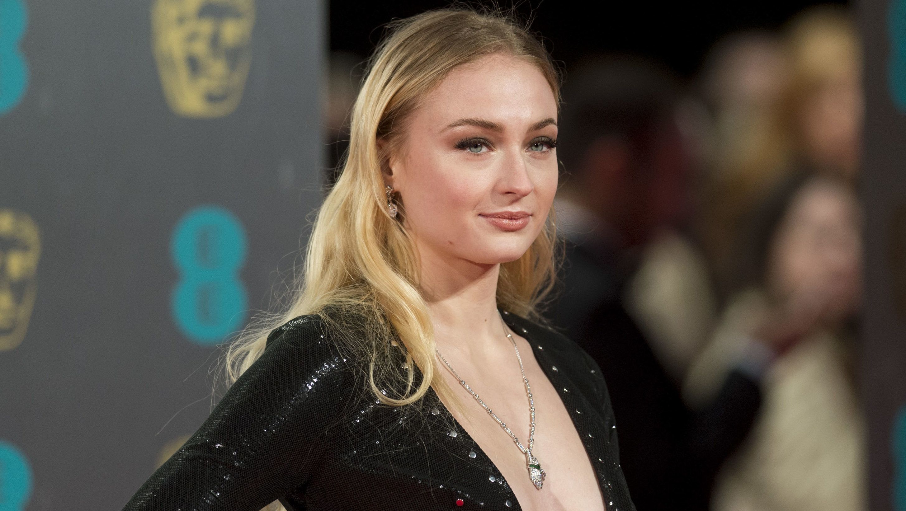 Sophie Turner otthonülő típus, úgyhogy még élvezi is a karantént