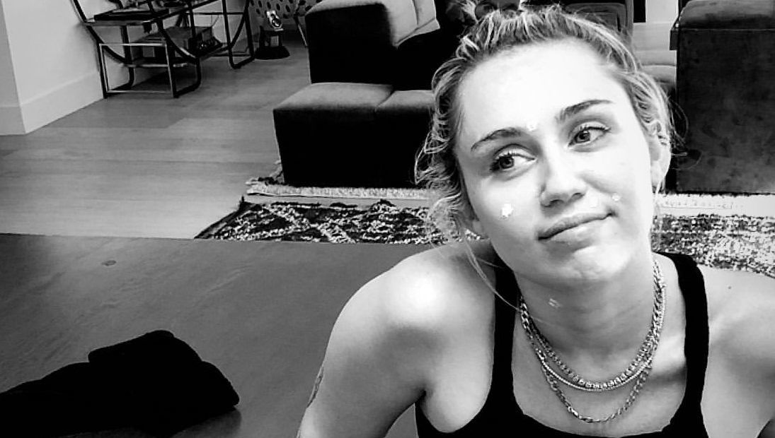Egy nem túl előnyös képpel vallott szerelmet Miley Cyrus pasija
