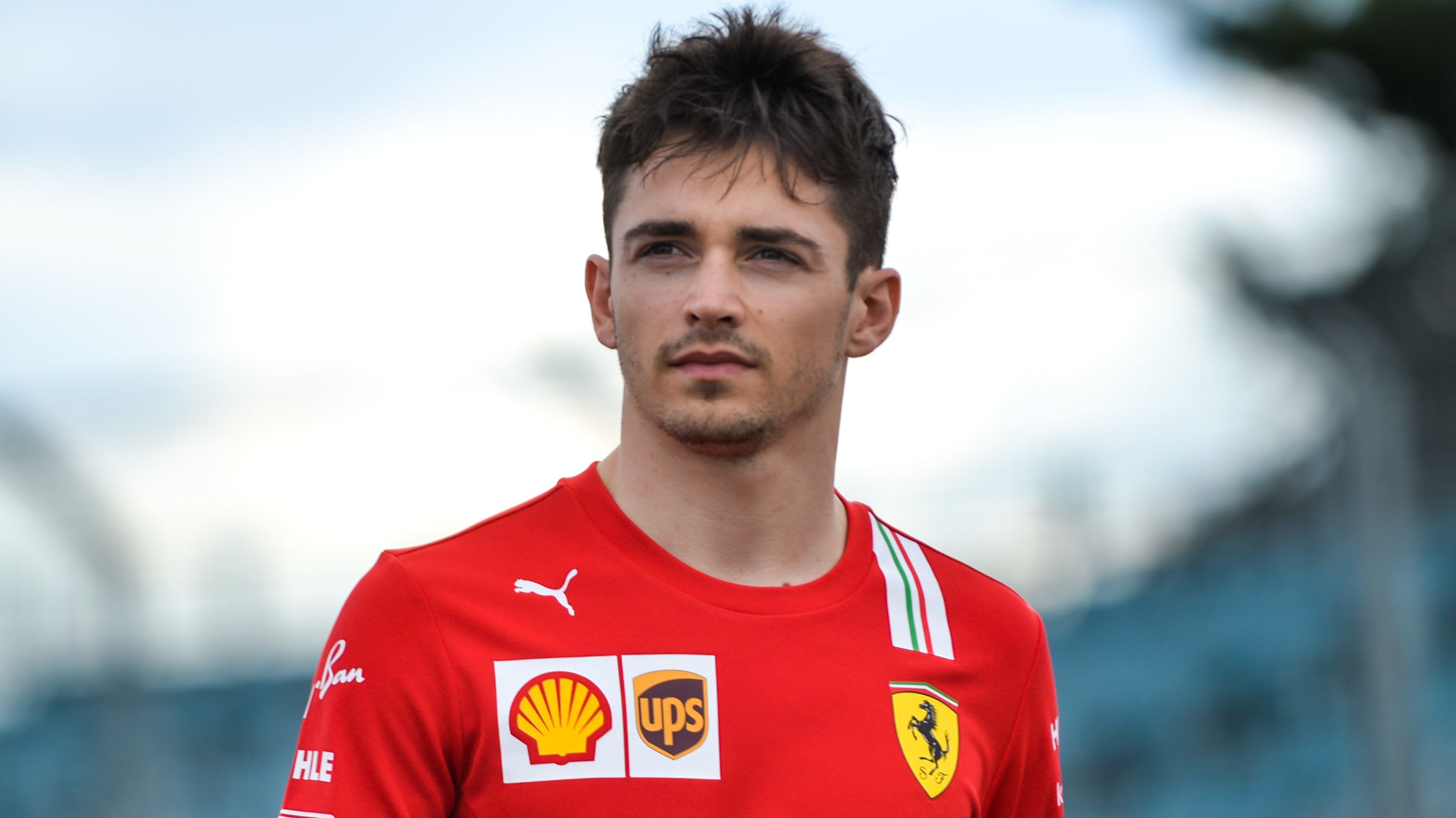 Charles Leclerc is beszáll a virtuális versenyzésbe