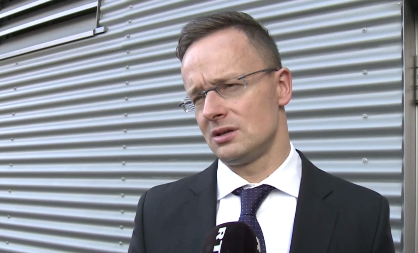 Szijjártó Péter: Óriási szégyen lenne, ha most szavaznának a Fidesz tagságáról a Néppártban