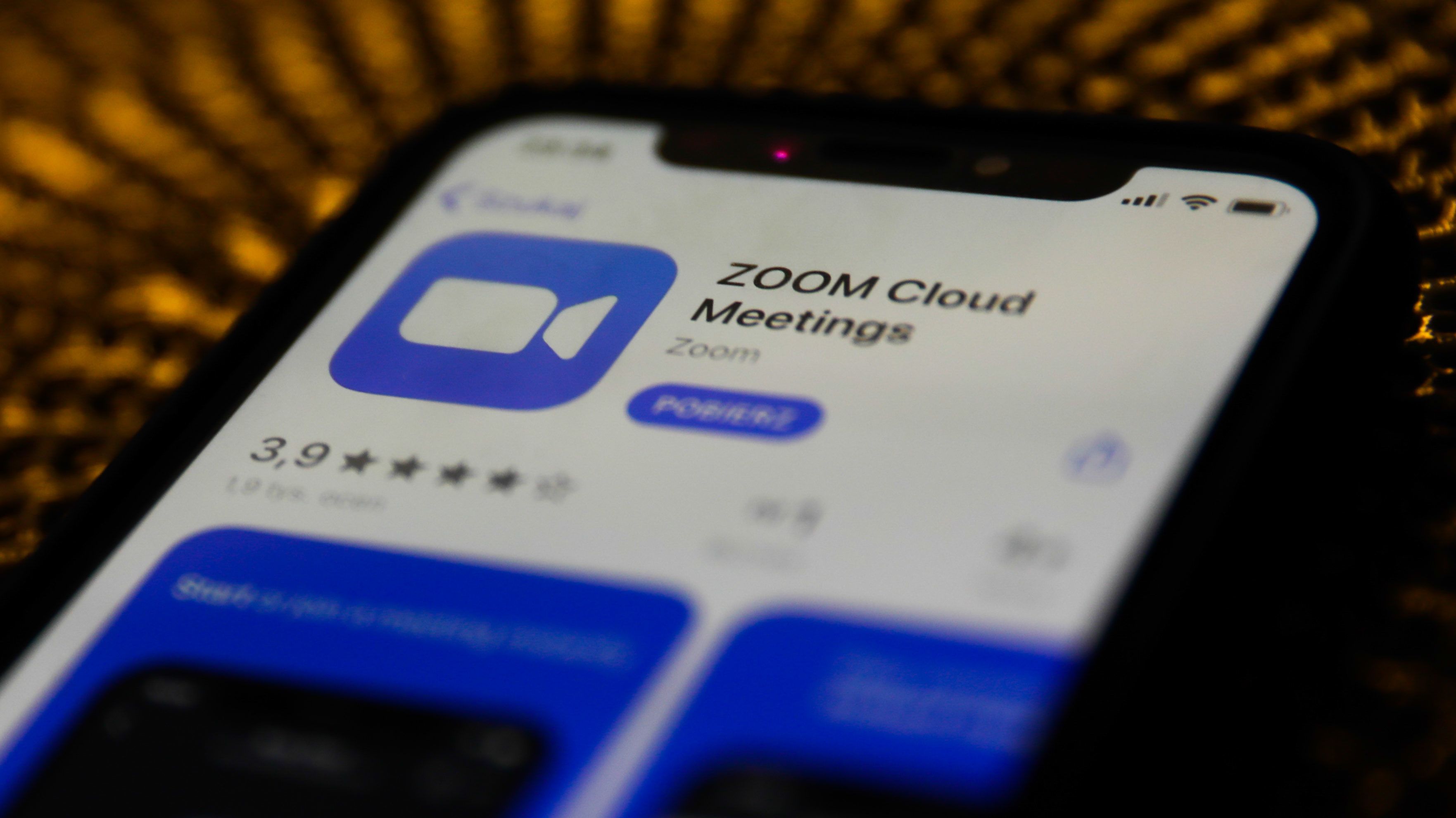 Egyre többen kérik: ne használjuk a Zoom appot!