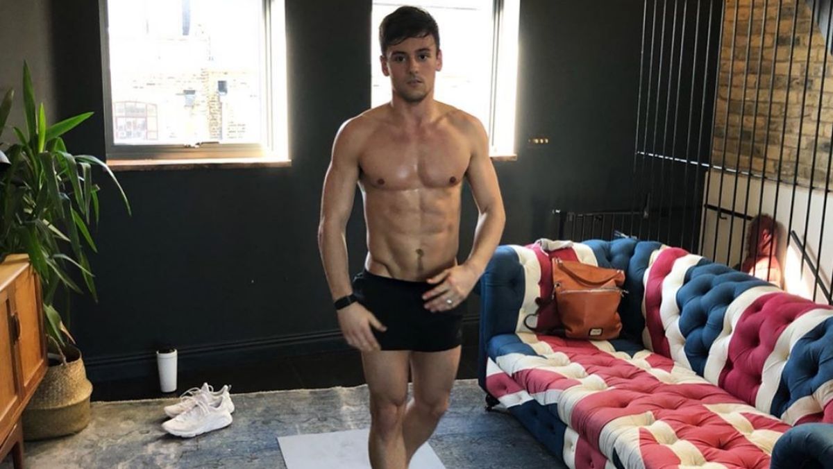 Szeretnénk köszönetet mondani Tom Daley edzős videóiért