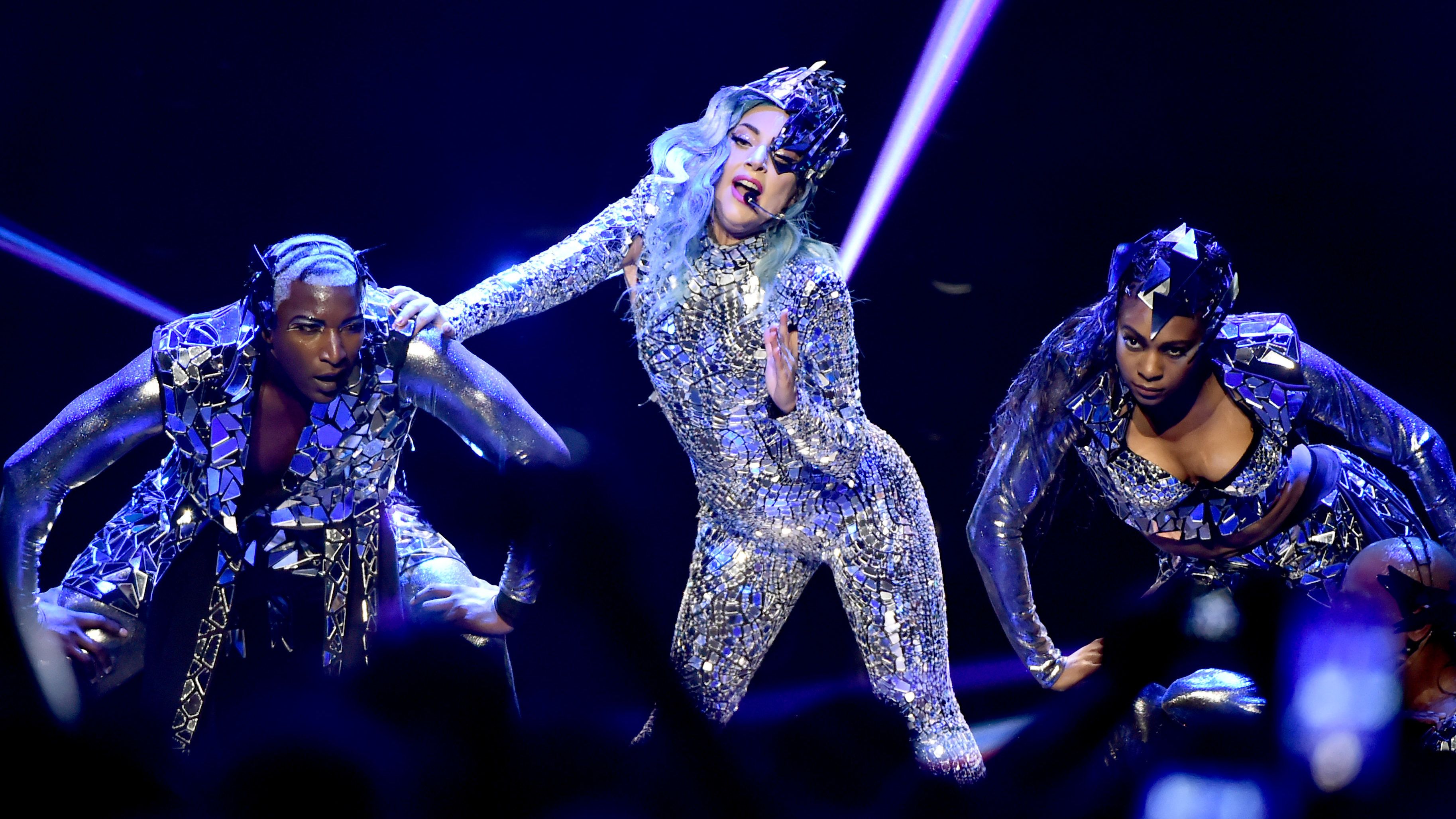Koronavírus: Lady Gaga, Billie Eilish és Paul McCartney is jótékonysági koncertet ad