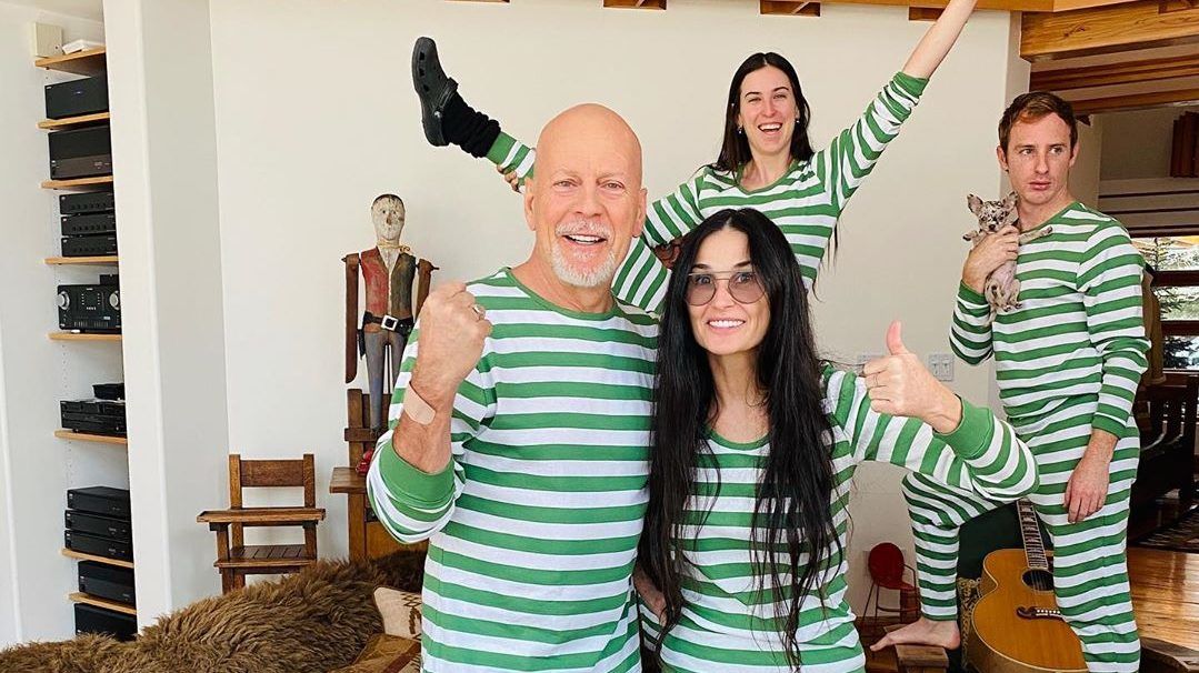 Bruce Willis és Demi Moore gyerekeikkel együtt zöldbe borultak