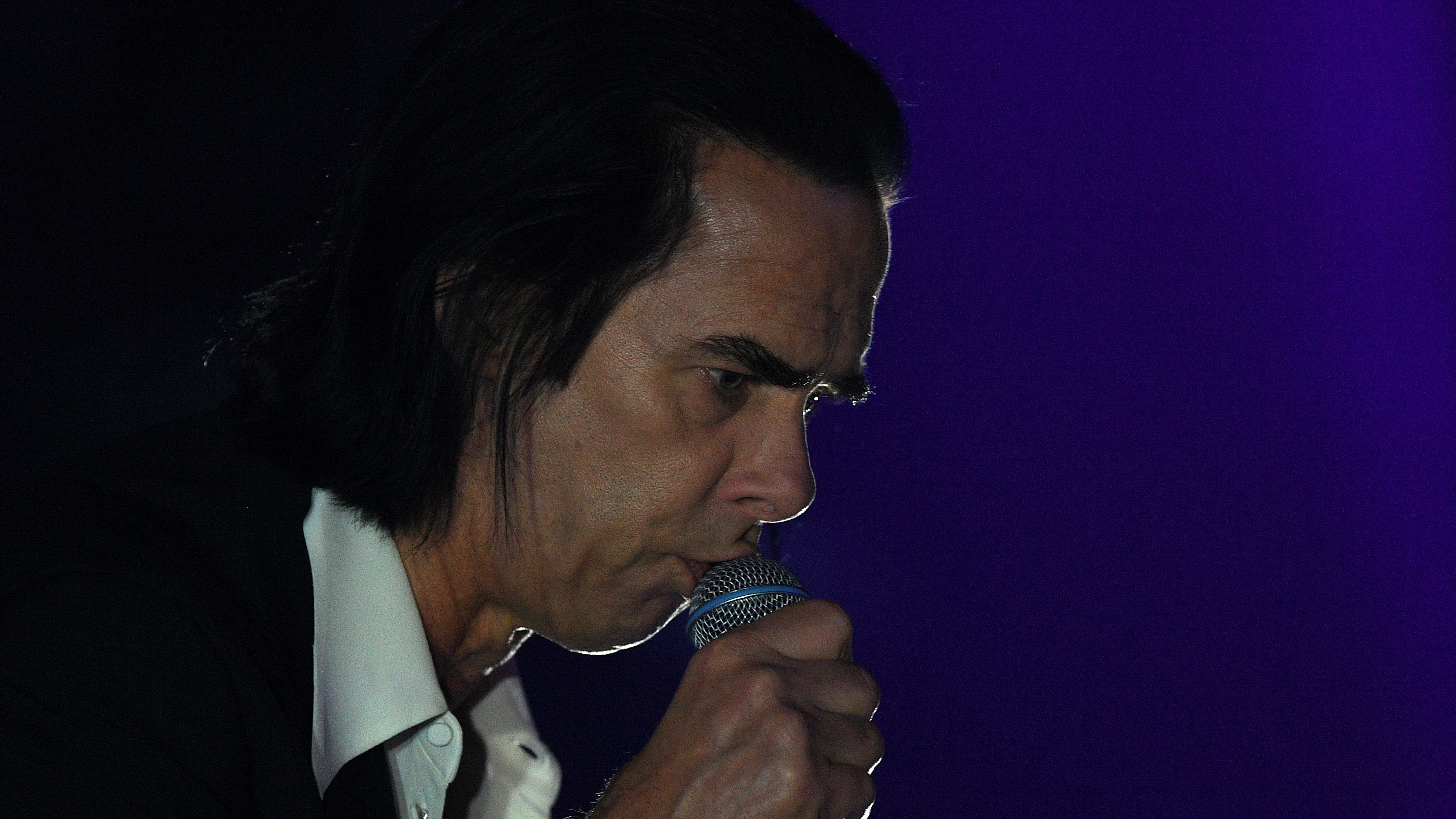 Nick Cave jövőre pótolja a koronavírus miatt idén elmaradó budapesti koncertjét