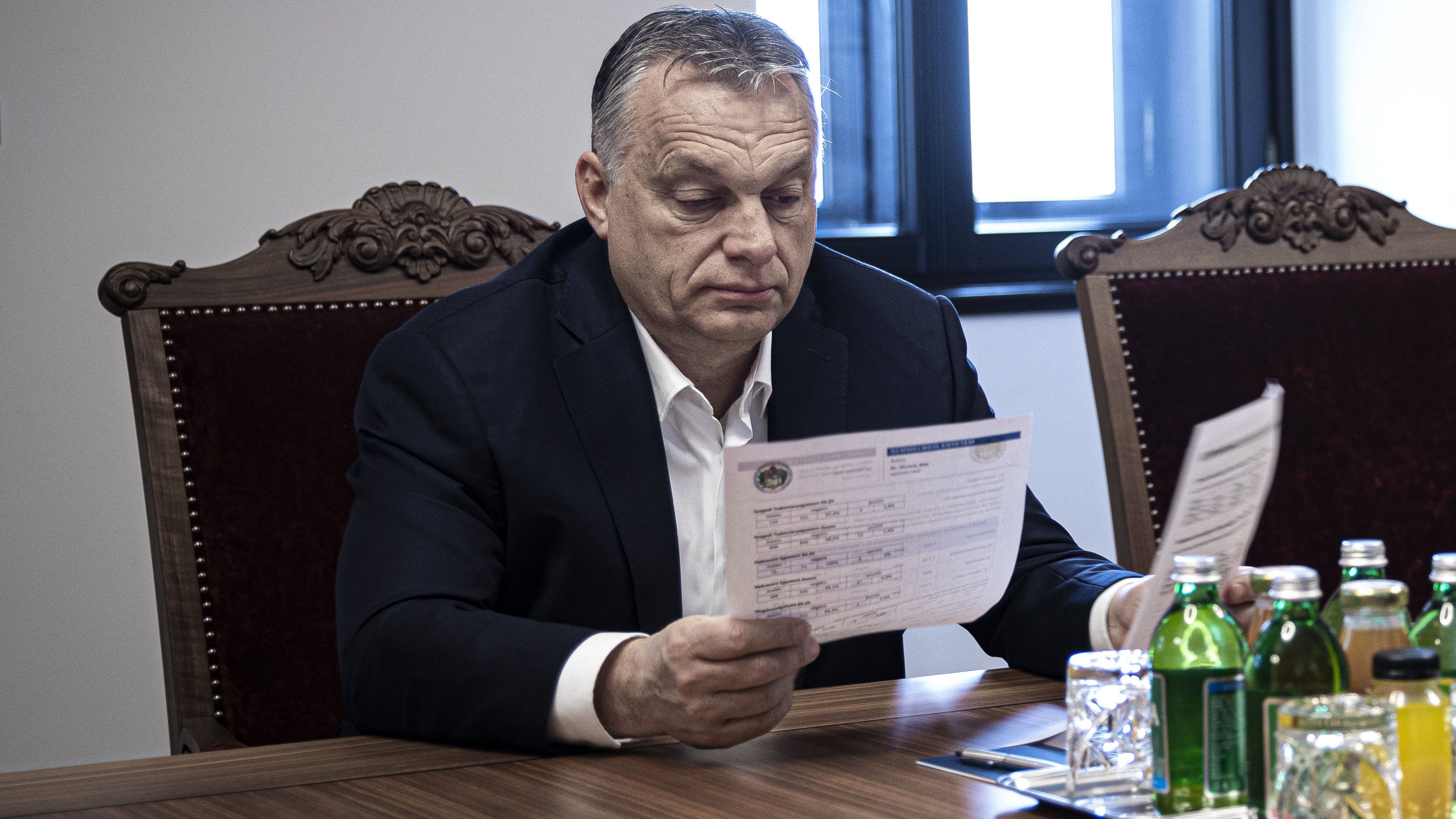 Orbán „karanténszületésnapi” videót tett közzé