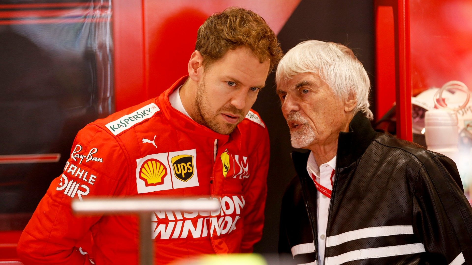 Ecclestone: Vettel vonuljon vissza, vagy lépjen le a Ferraritól