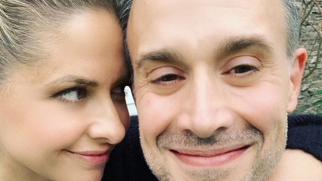 Freddie Prinze Jr. elmondta, hogyan jöttek össze Sarah Michelle Gellarral