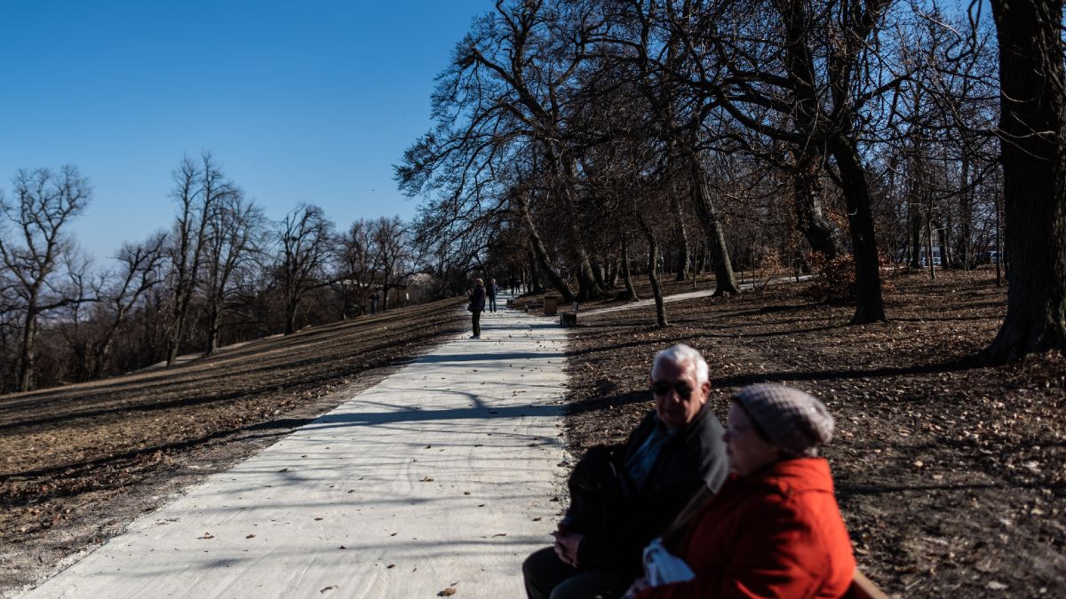 Pár napra visszatér a tavasz, vasárnaptól az eső veszi át az uralmat