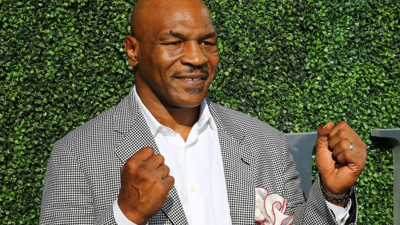 Mike Tyson egyszer összezárta edzőjét a tigrisével