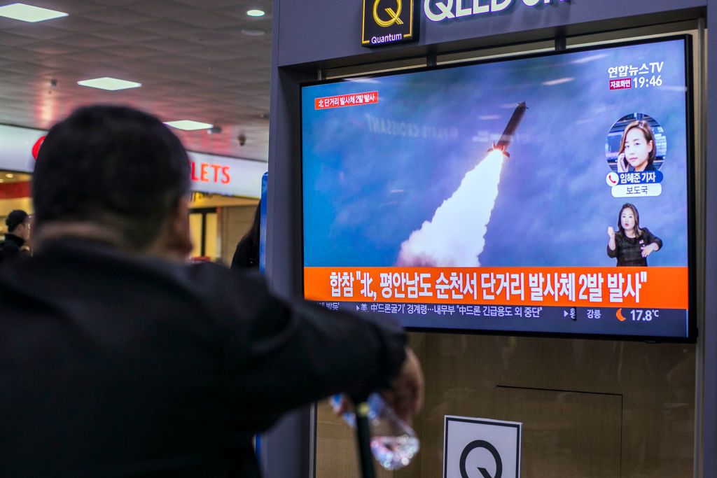 Észak-Koreának biológiai fegyverei vannak és folytatta nukleáris programját
